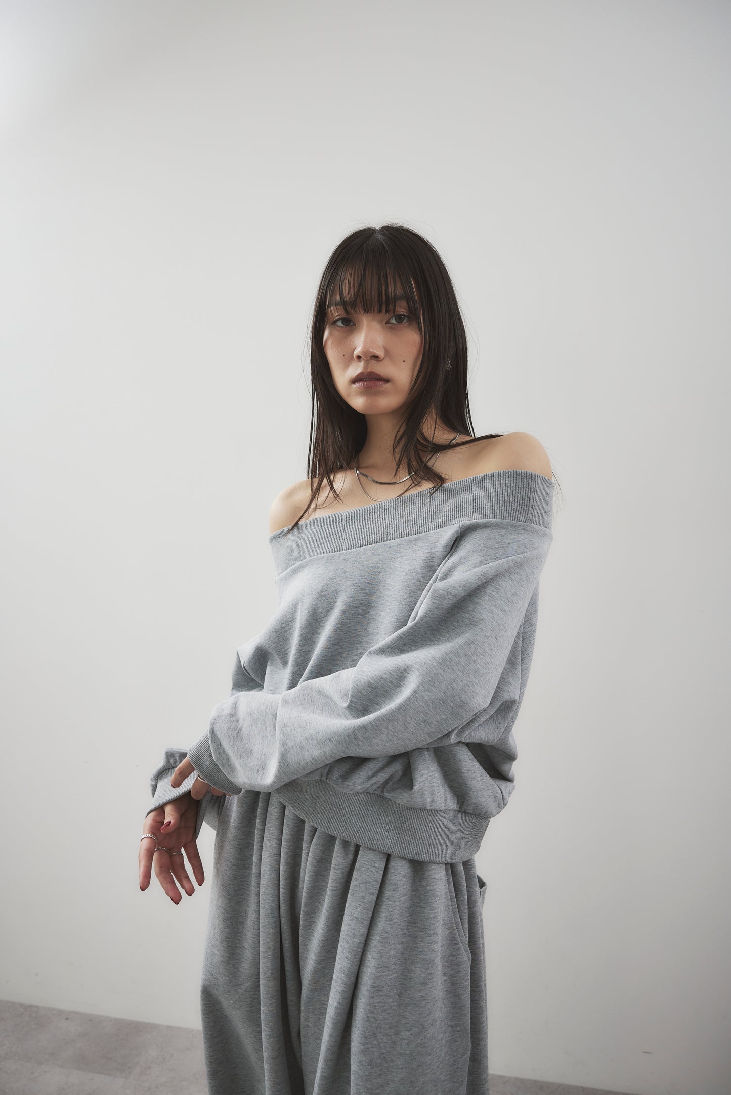 Sweatshirt-touch off-shoulder tops