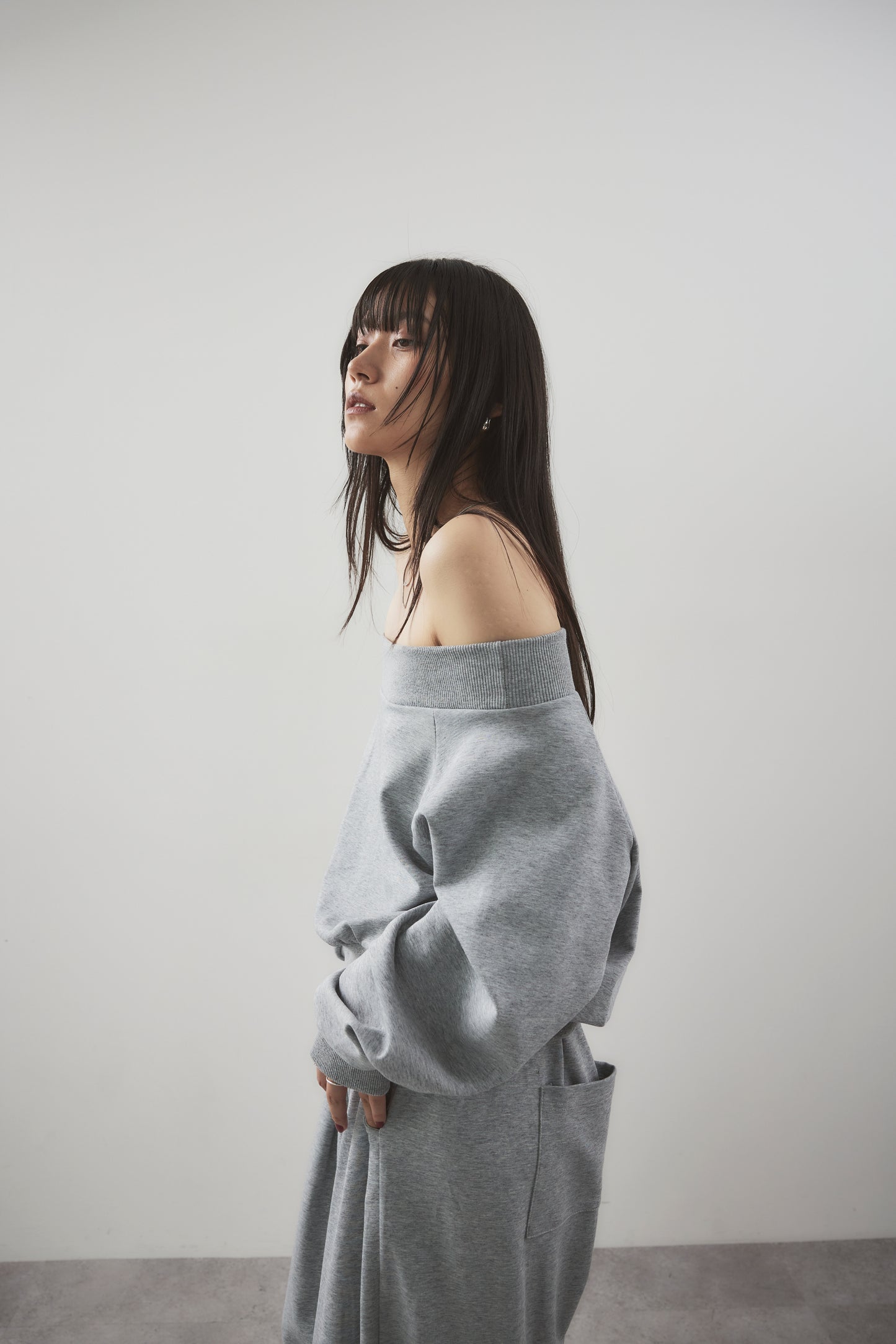 Sweatshirt-touch off-shoulder tops