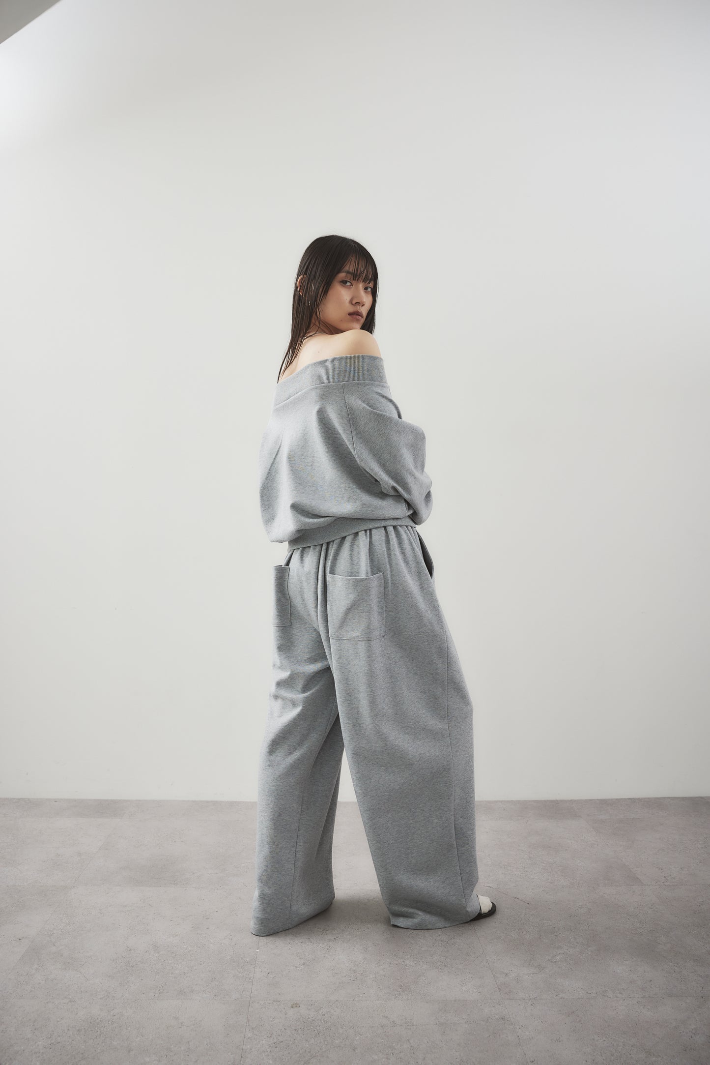 Sweat touch tuck pants