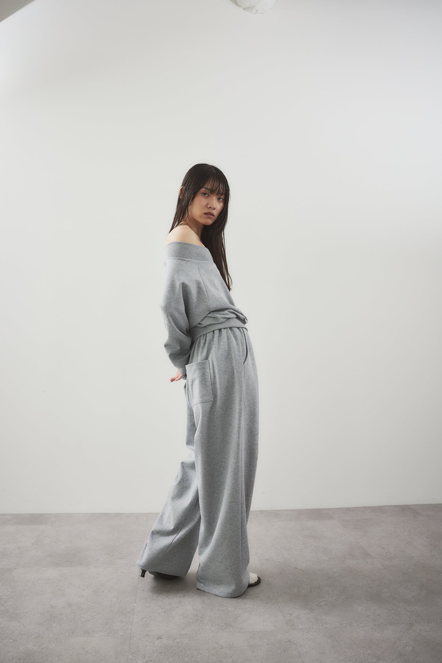 Sweat touch tuck pants