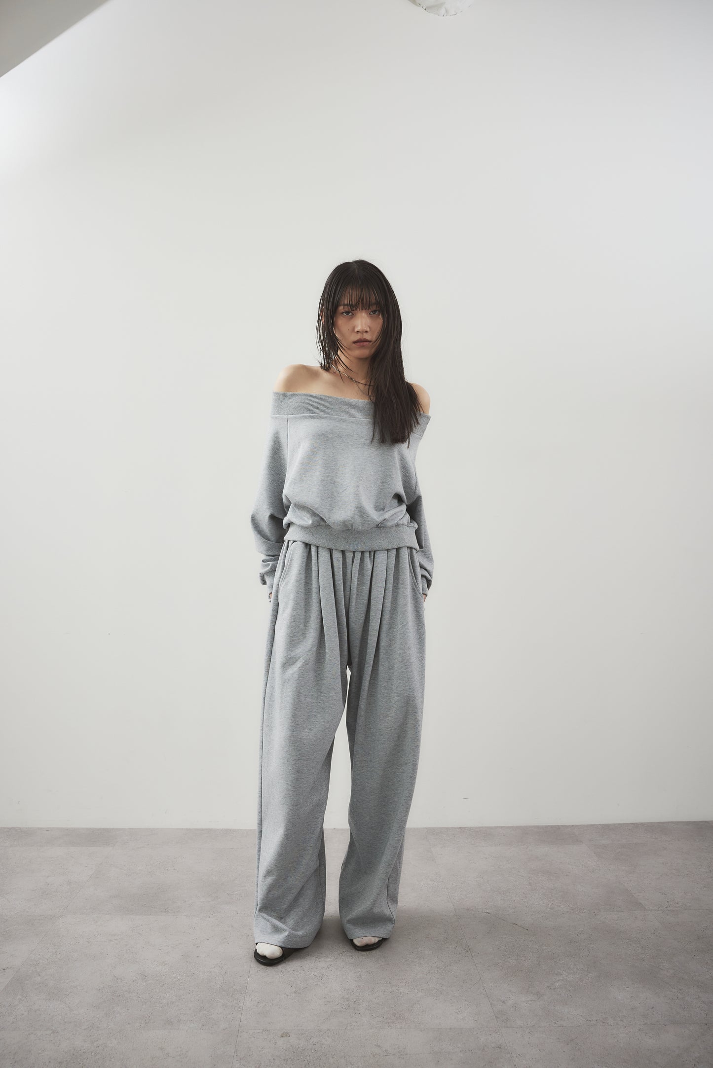 Sweatshirt-touch off-shoulder tops