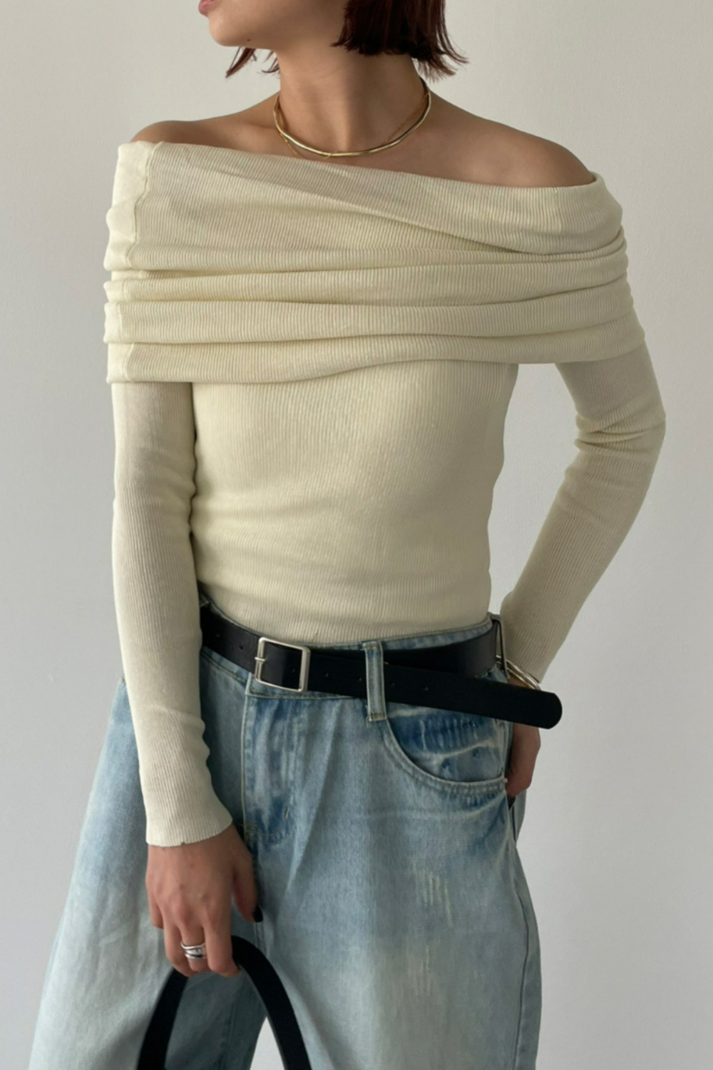 Off-shoulder knit tops