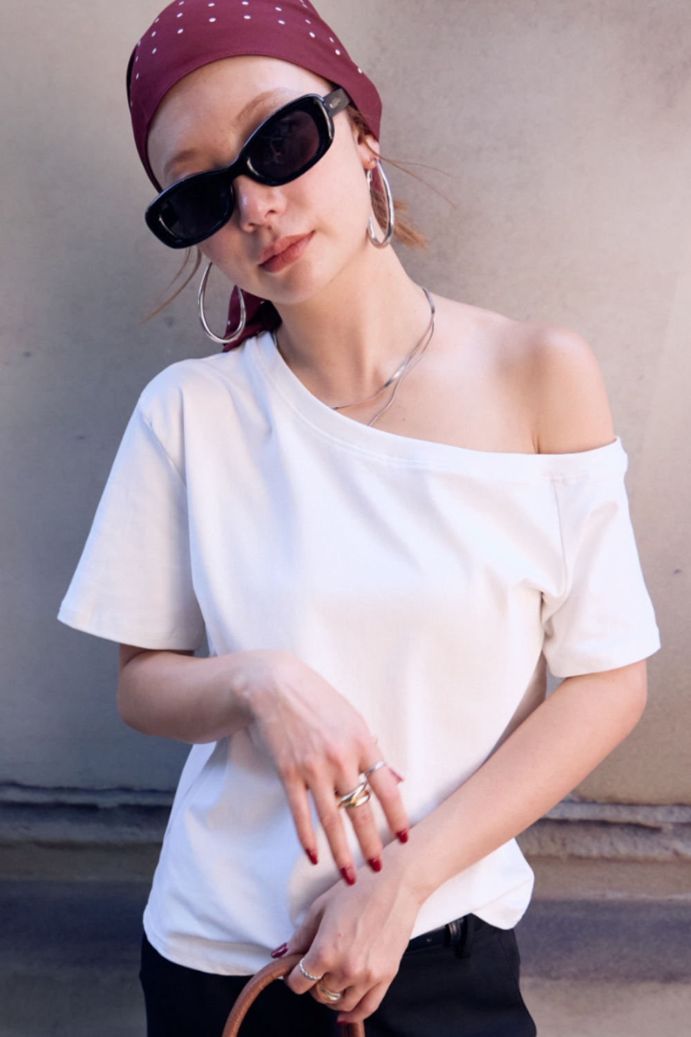 One-shoulder T-shirt