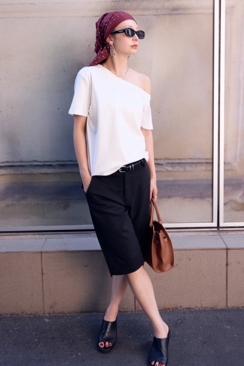 One-shoulder T-shirt