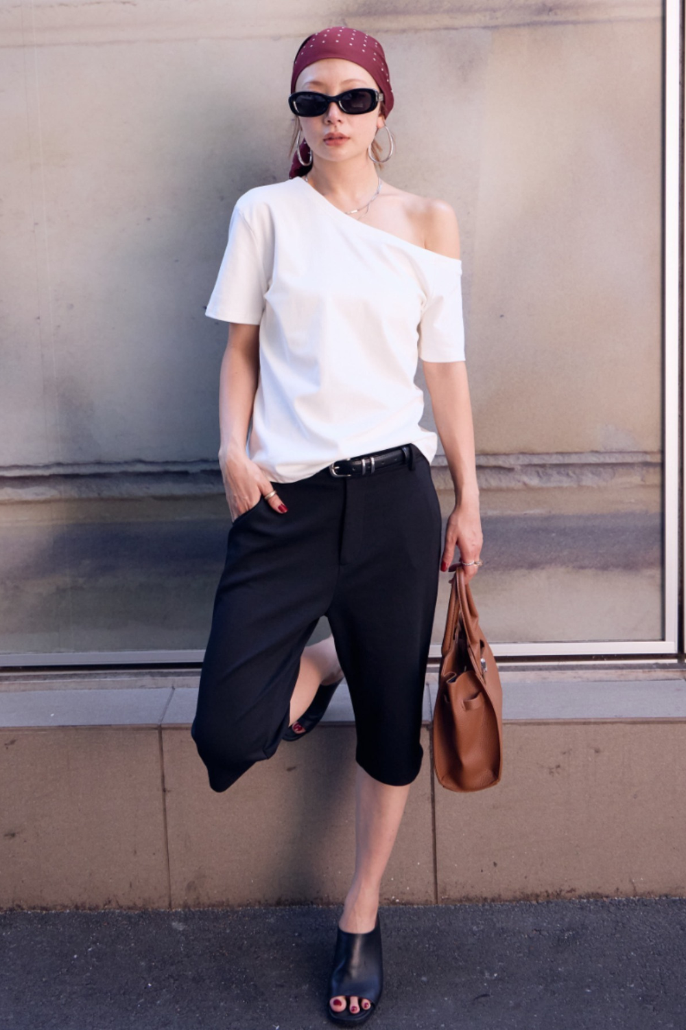 One-shoulder T-shirt
