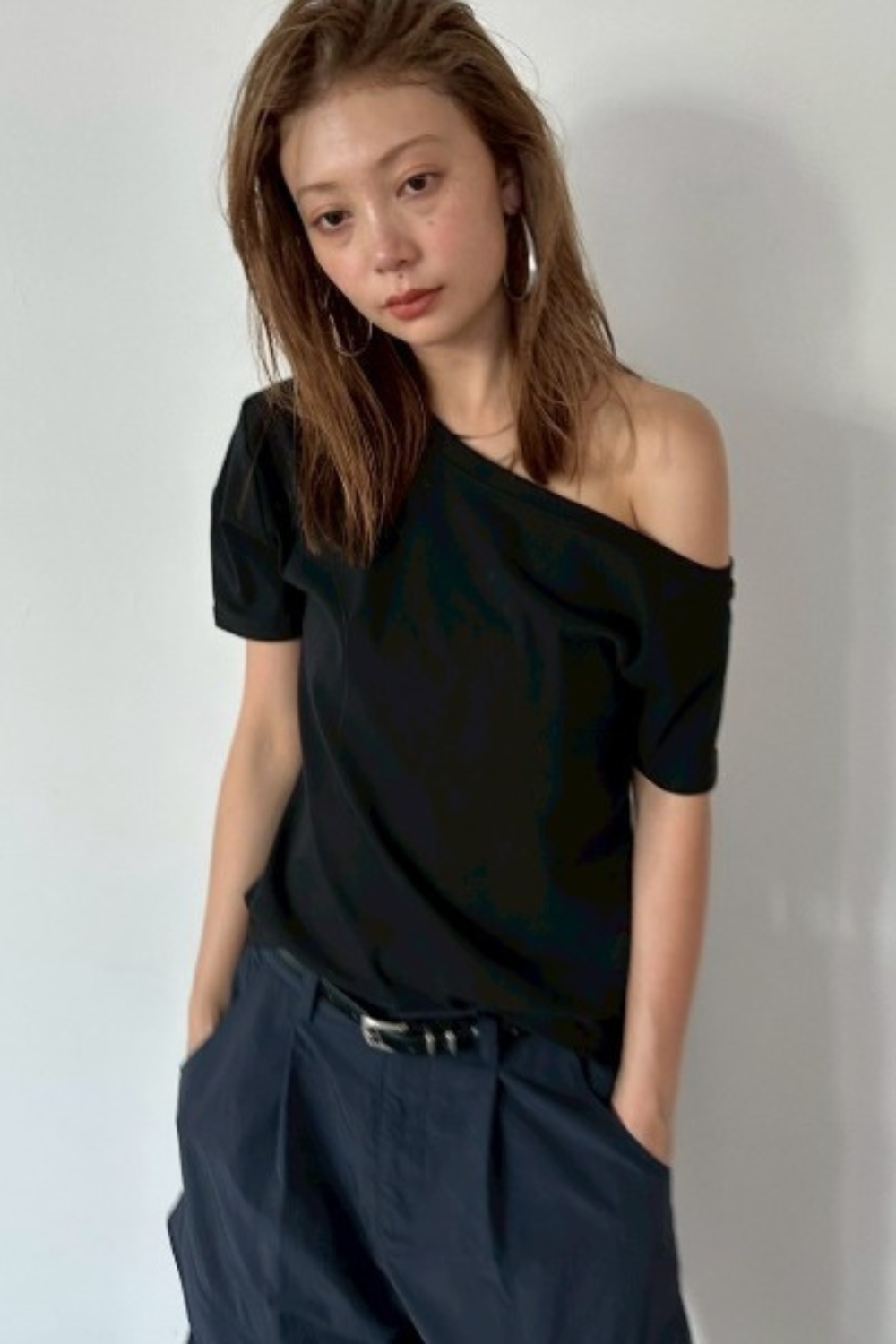 One-shoulder T-shirt