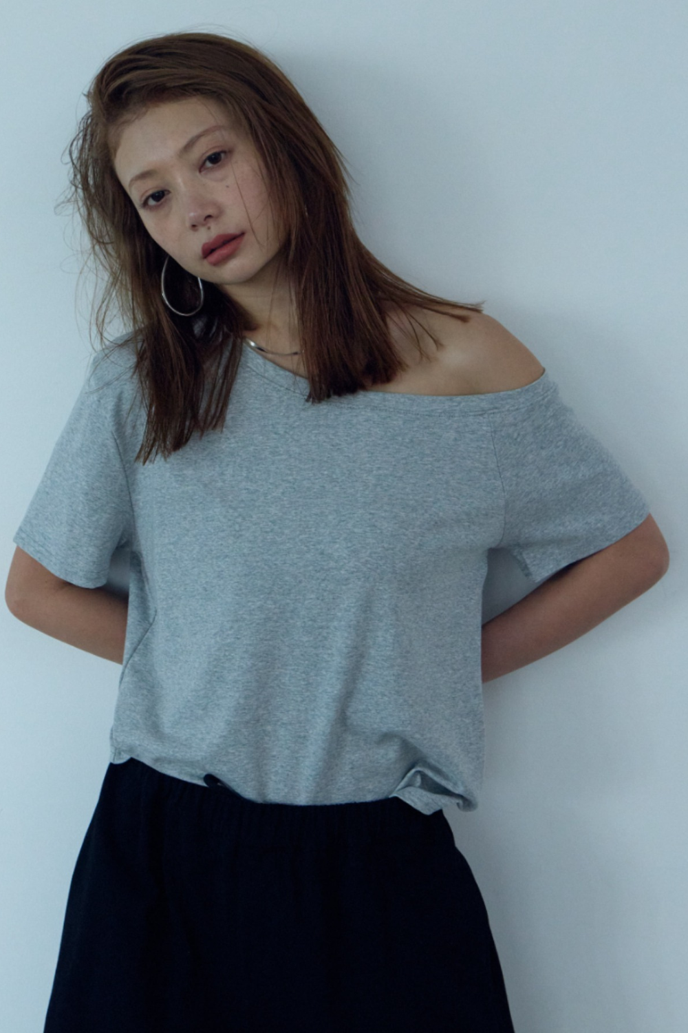 One-shoulder T-shirt