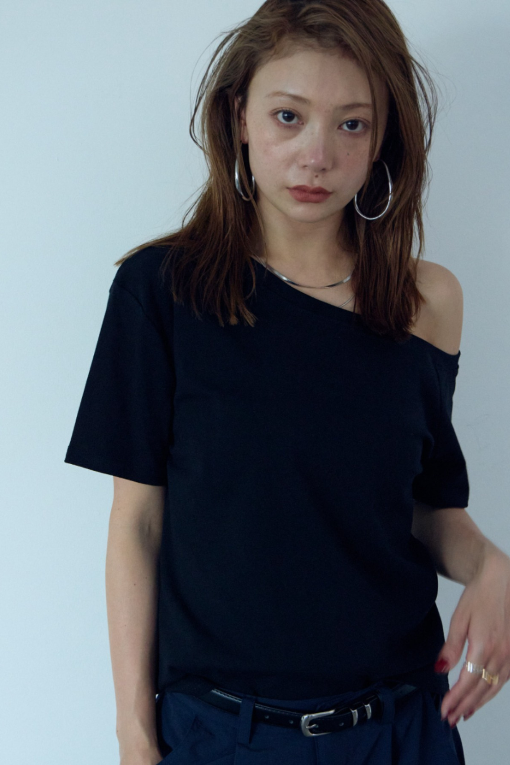 One-shoulder T-shirt