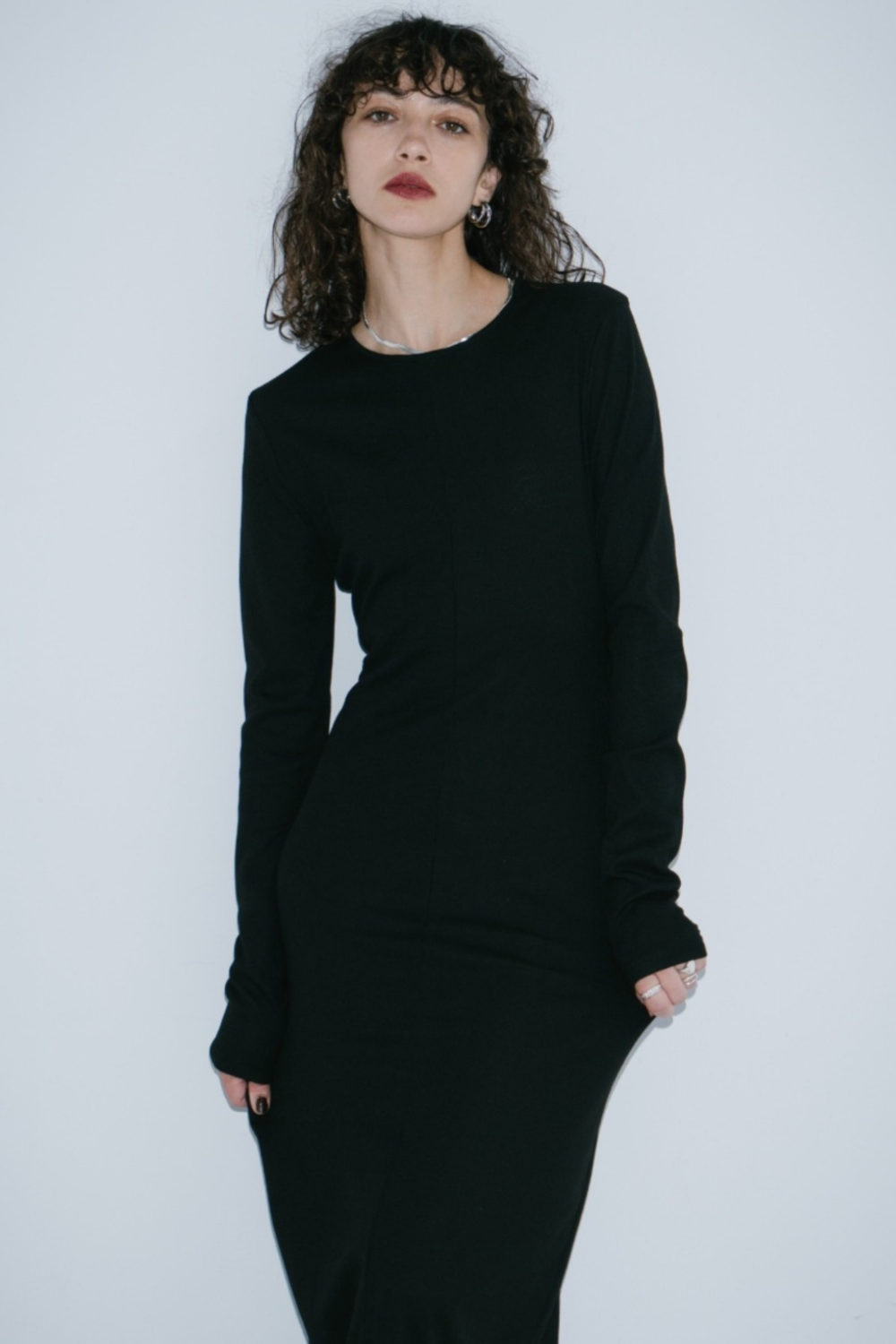 Long-sleeve back cut design dress