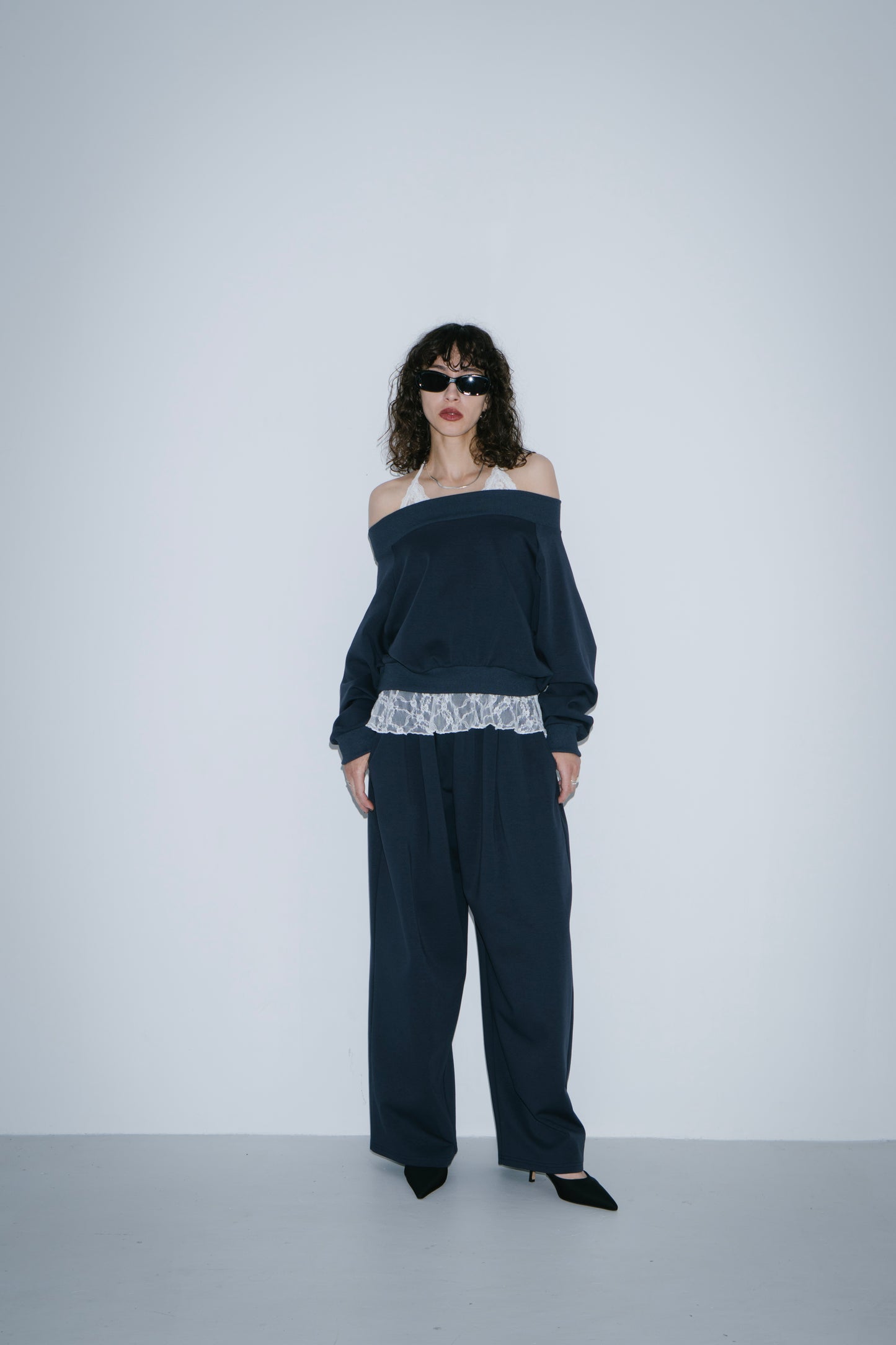 Sweatshirt-touch off-shoulder tops
