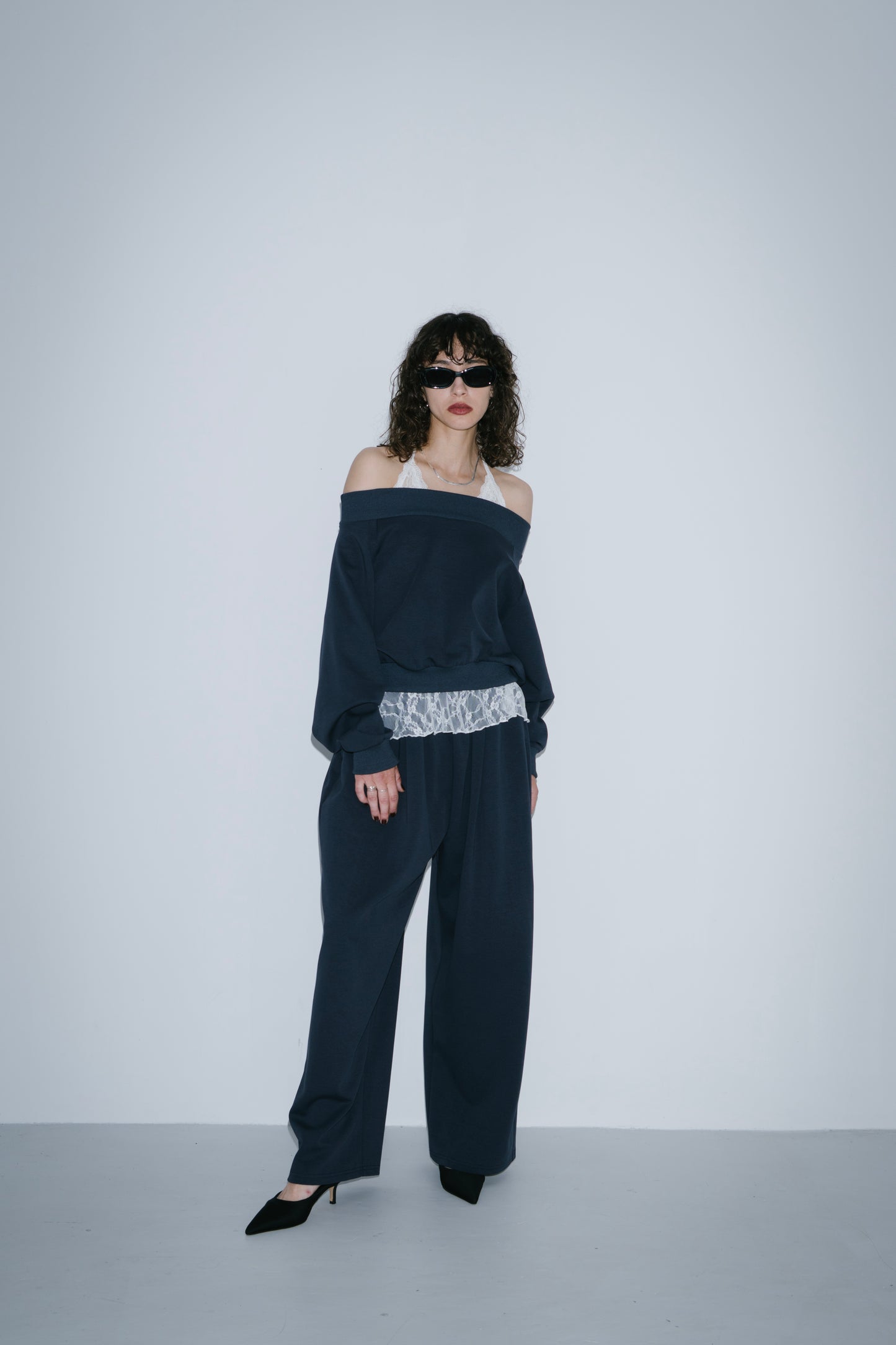 Sweatshirt-touch off-shoulder tops