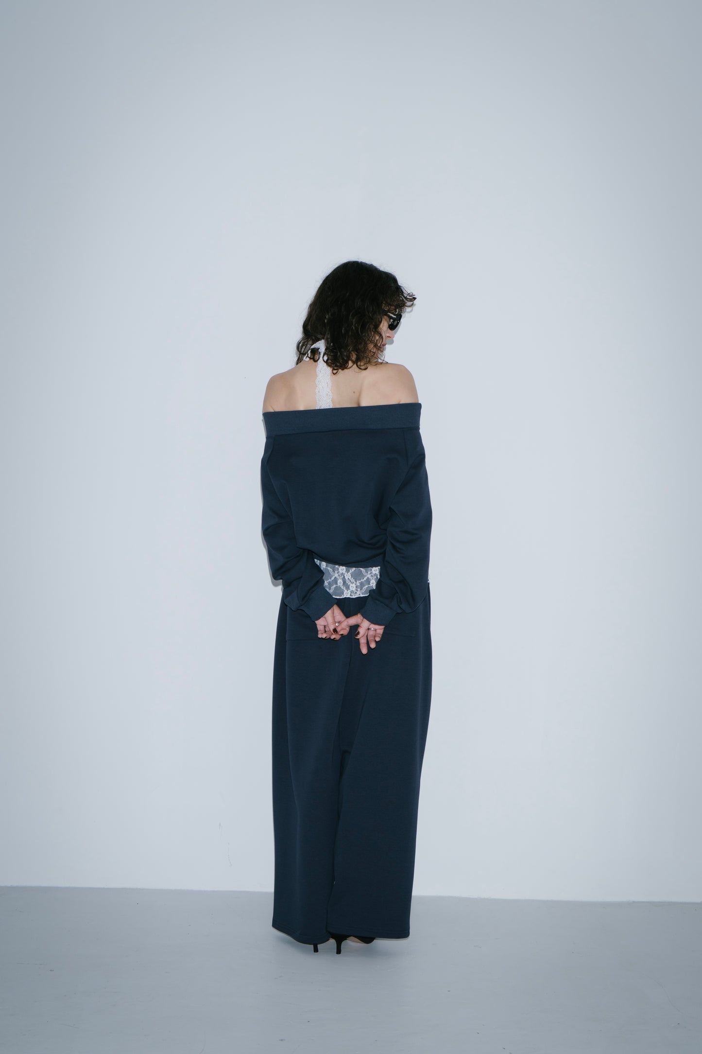 Sweatshirt-touch off-shoulder tops
