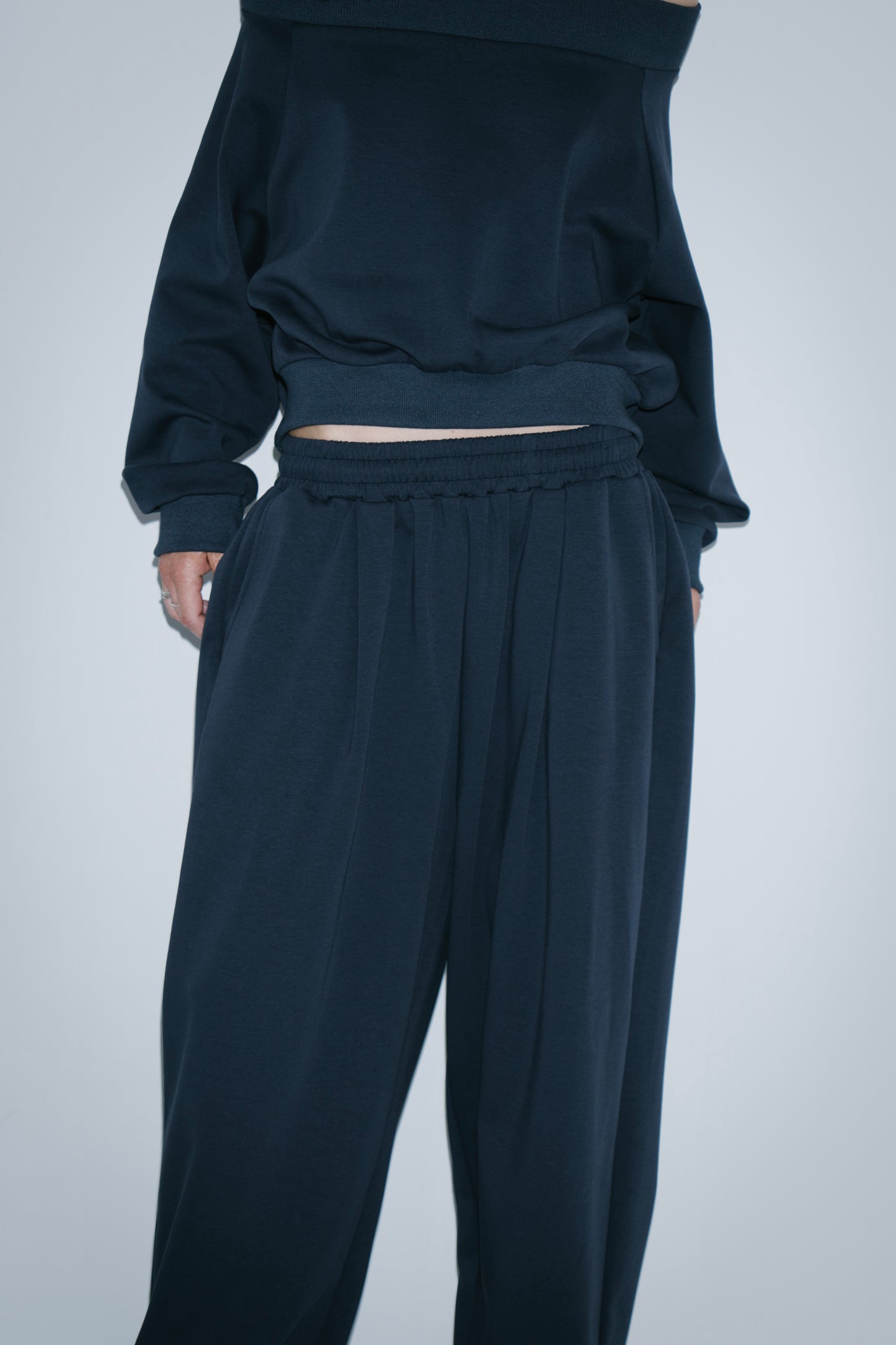 Sweat touch tuck pants