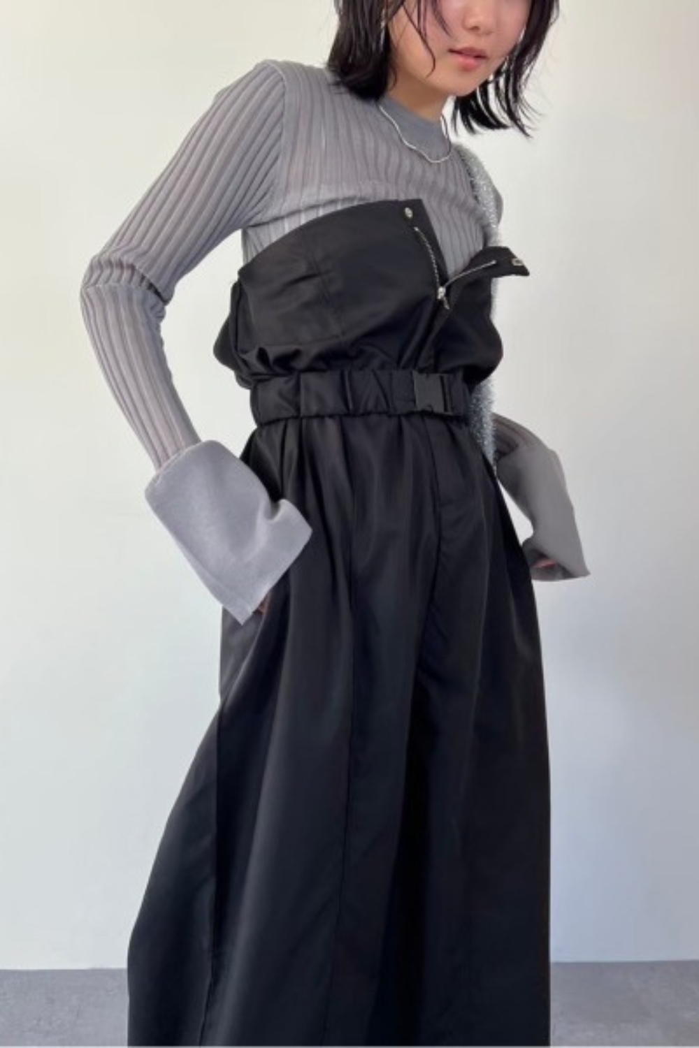 Bare wide overalls
