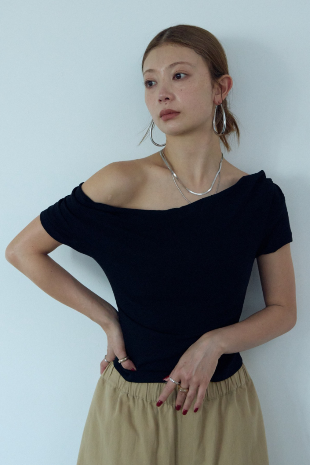 Draped off-shoulder TEE