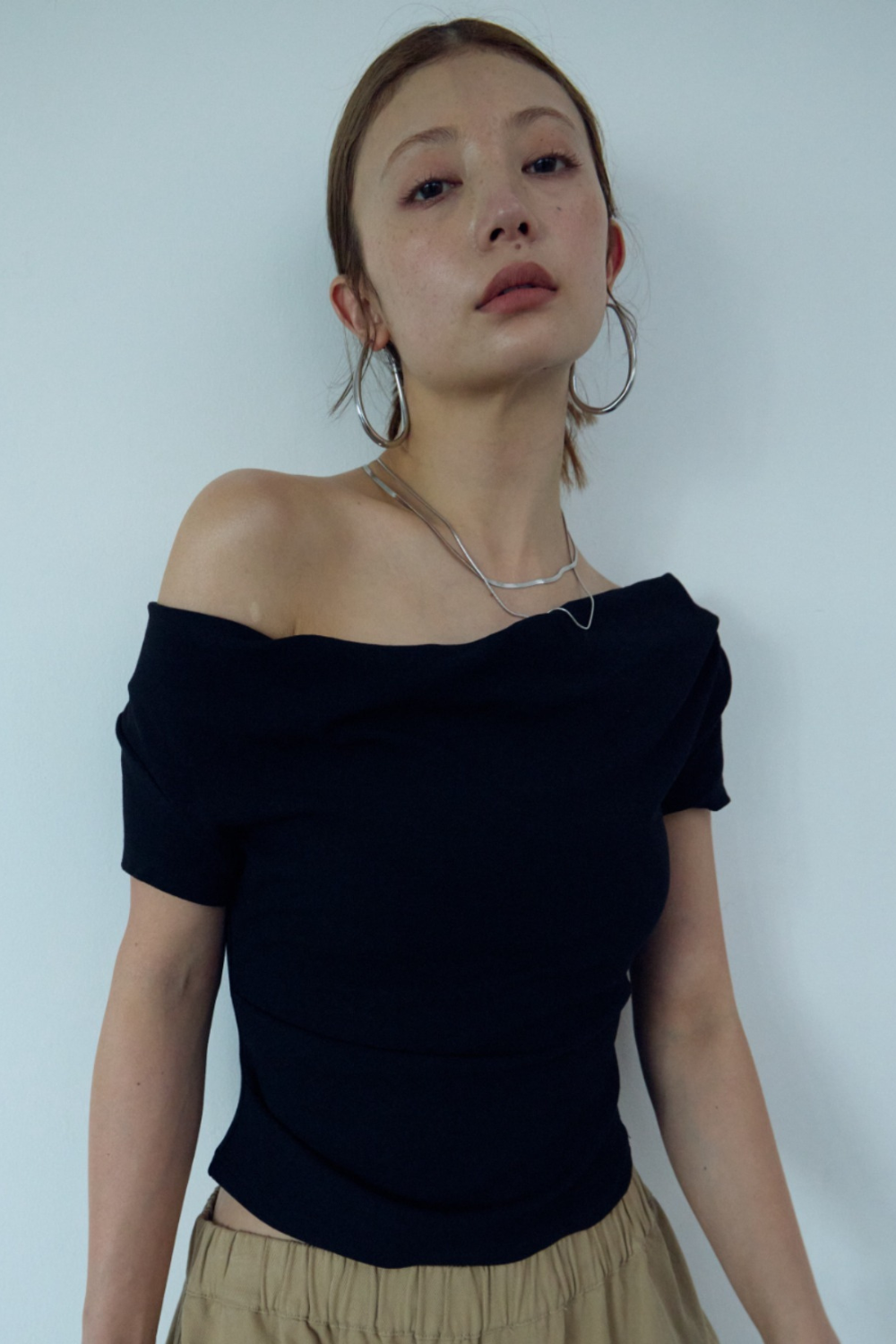 Draped off-shoulder TEE
