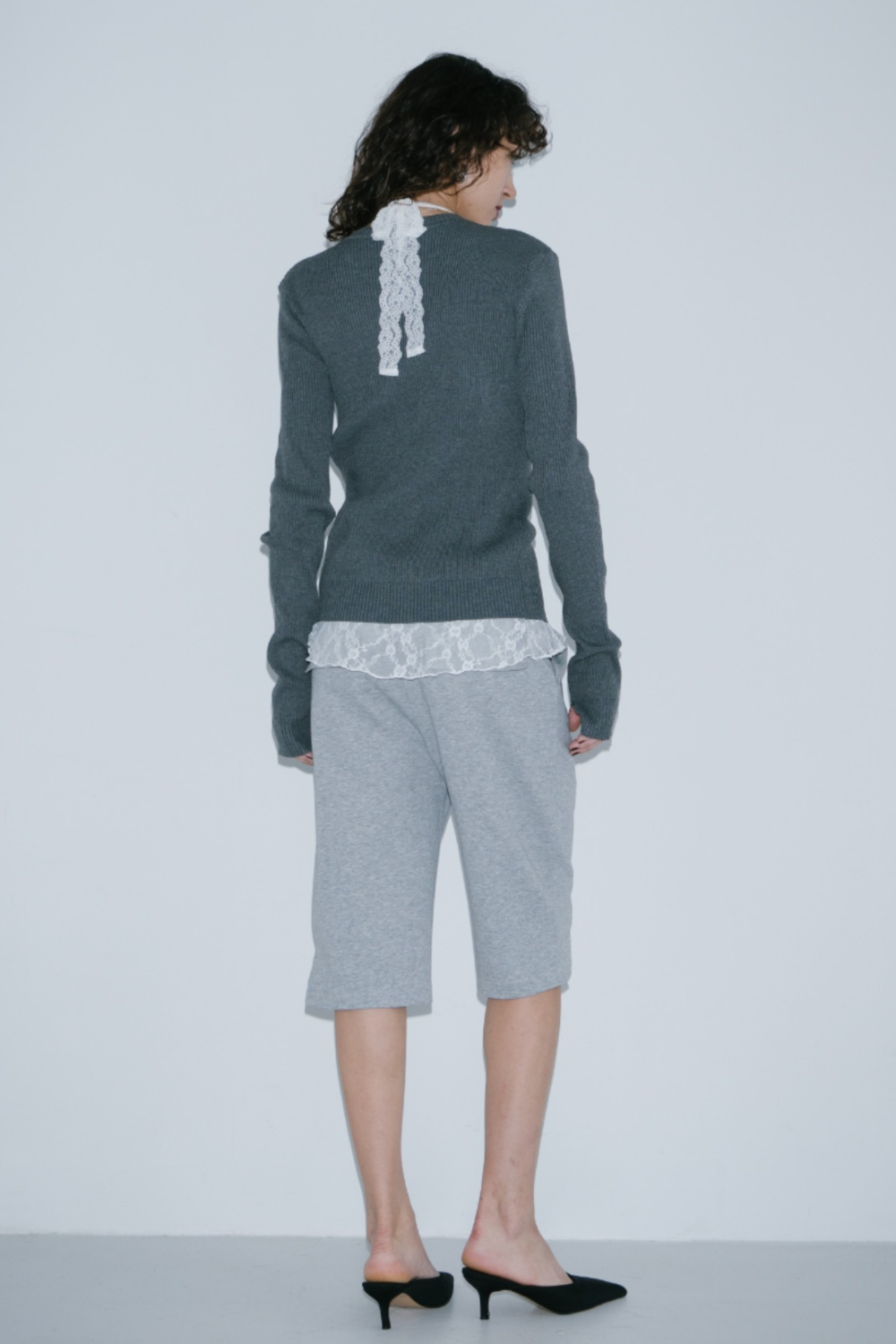 Front-button v-neck rib knit