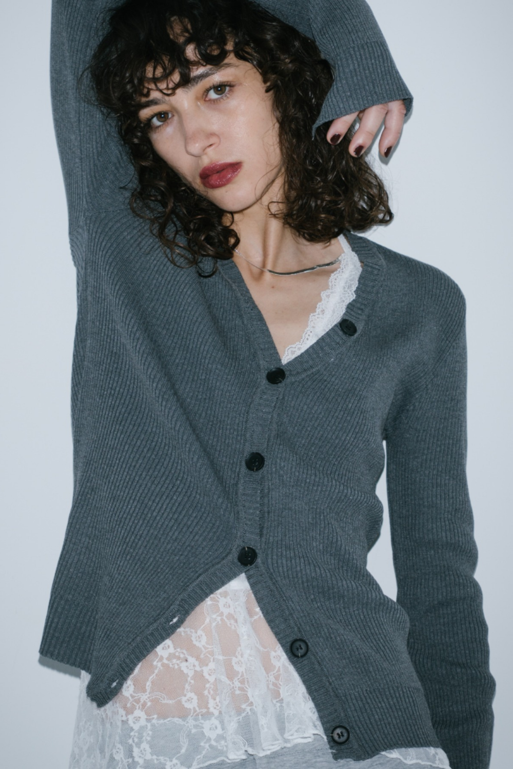 Front-button v-neck rib knit