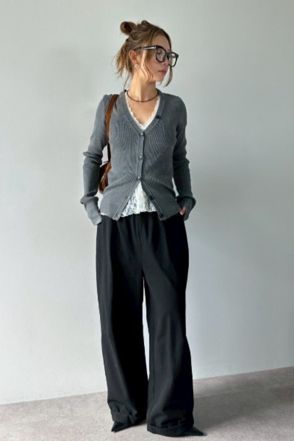 Front-button v-neck rib knit