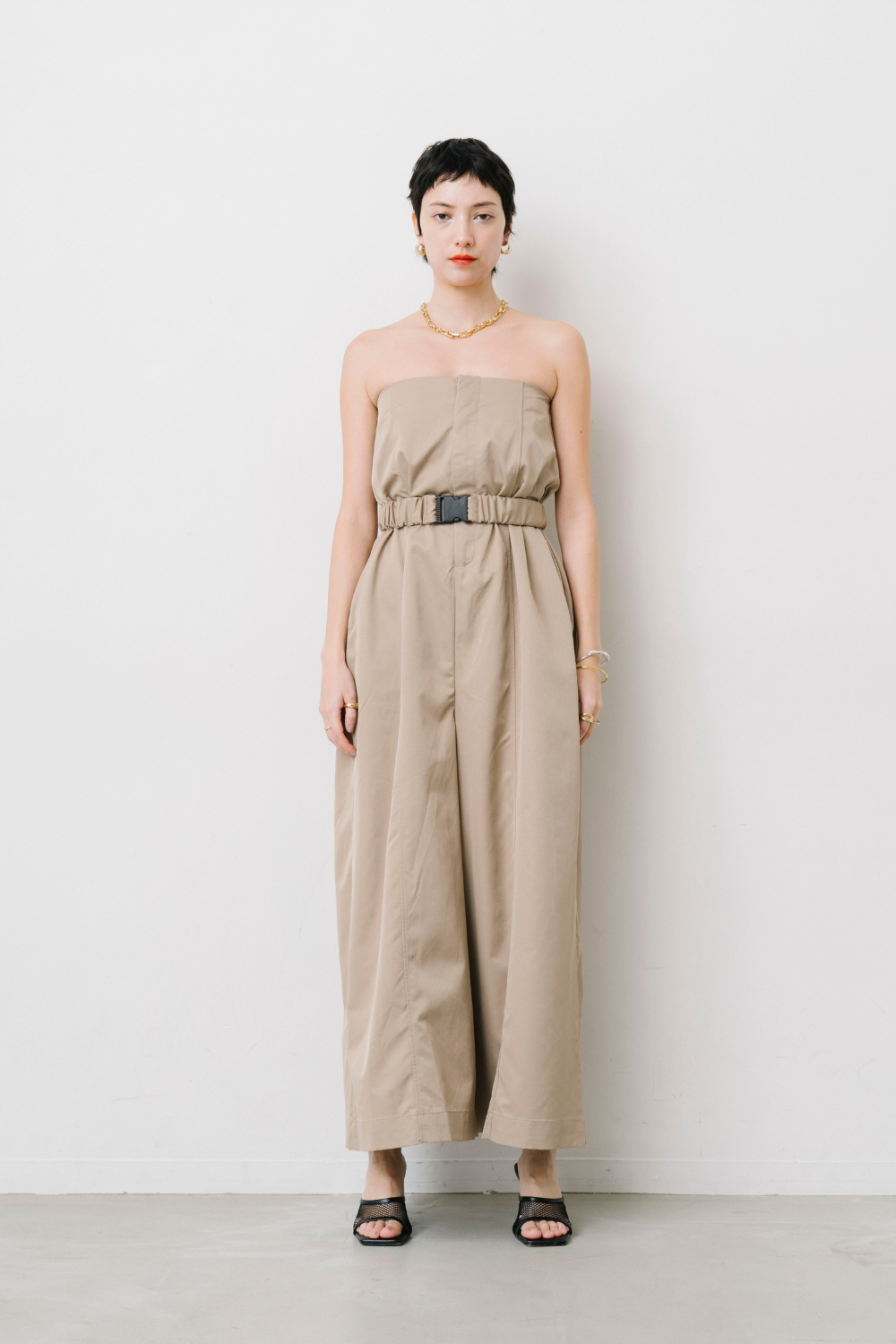 Bare wide overalls