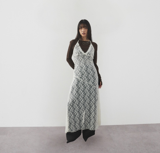 【10.24(金)発売】繊細で華奢なレースを使用したトップスとワンピース。ゆったりシルエットのニットで抜け感のあるスタイルに。