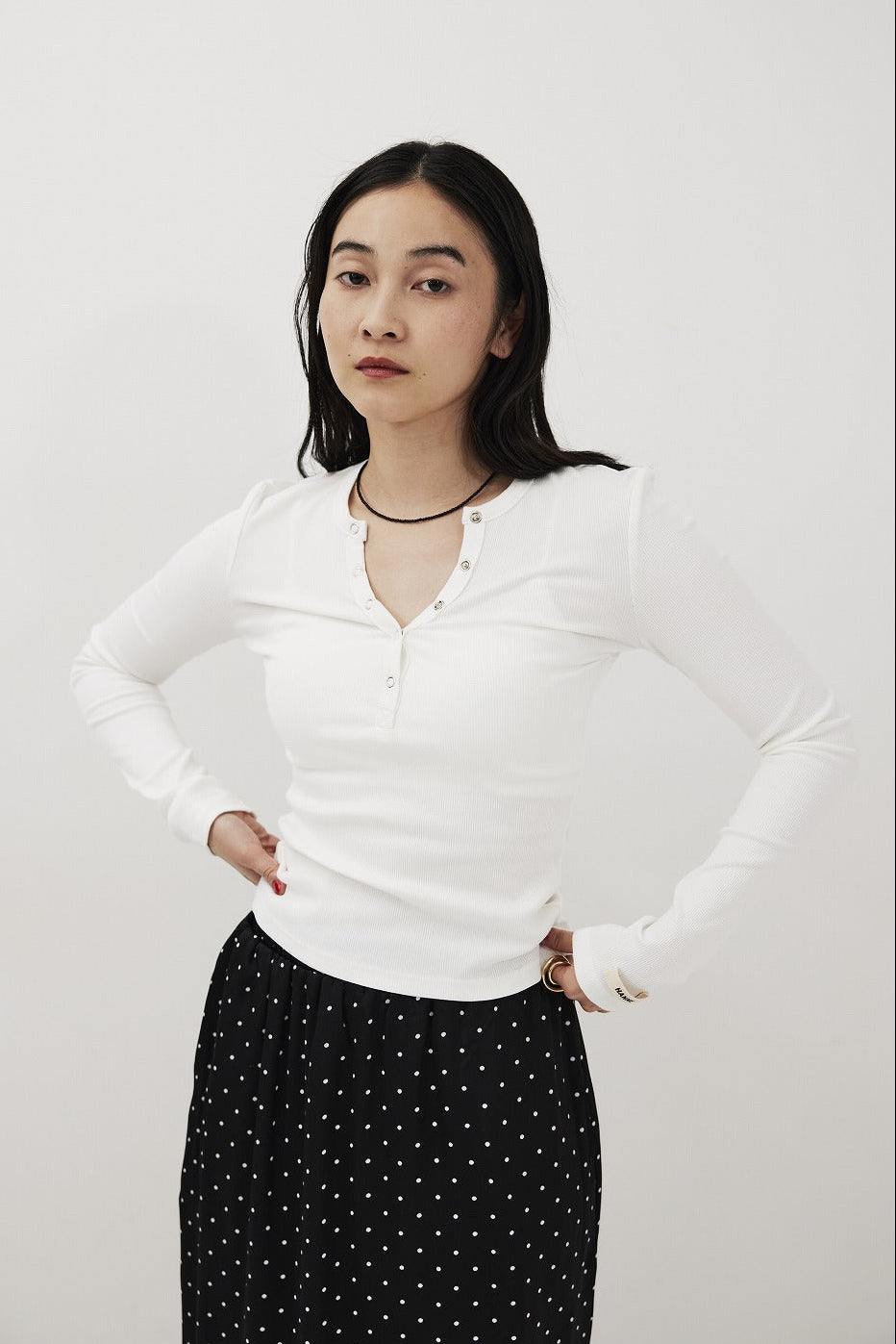 Snap-button henry-neck long sleeve TEE