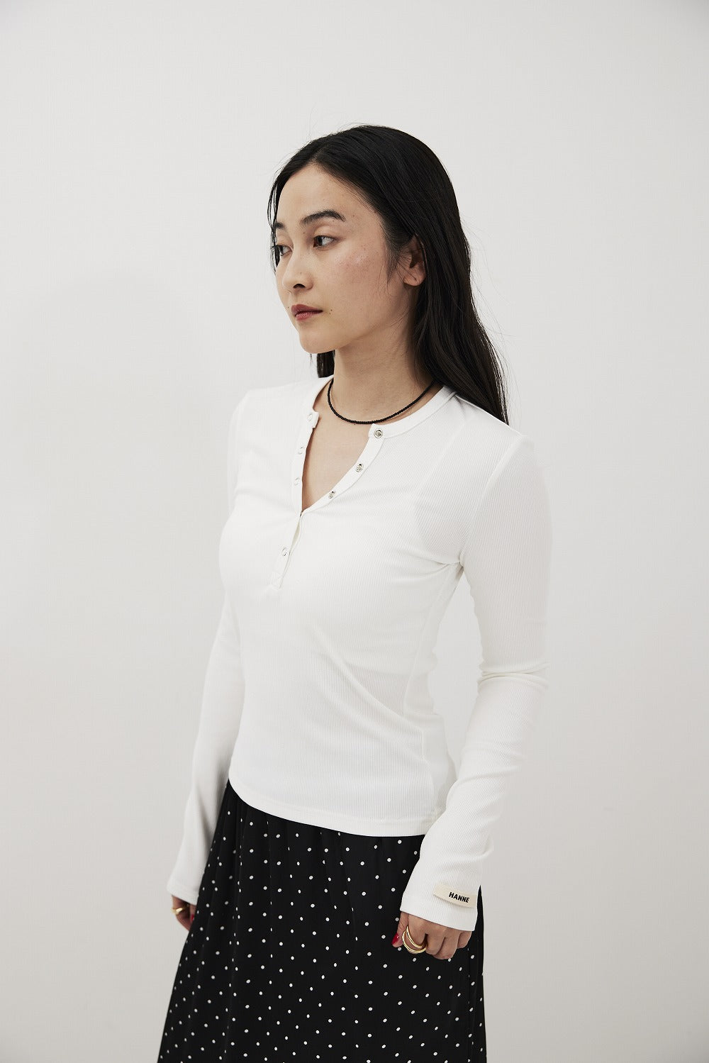 Snap-button henry-neck long sleeve TEE