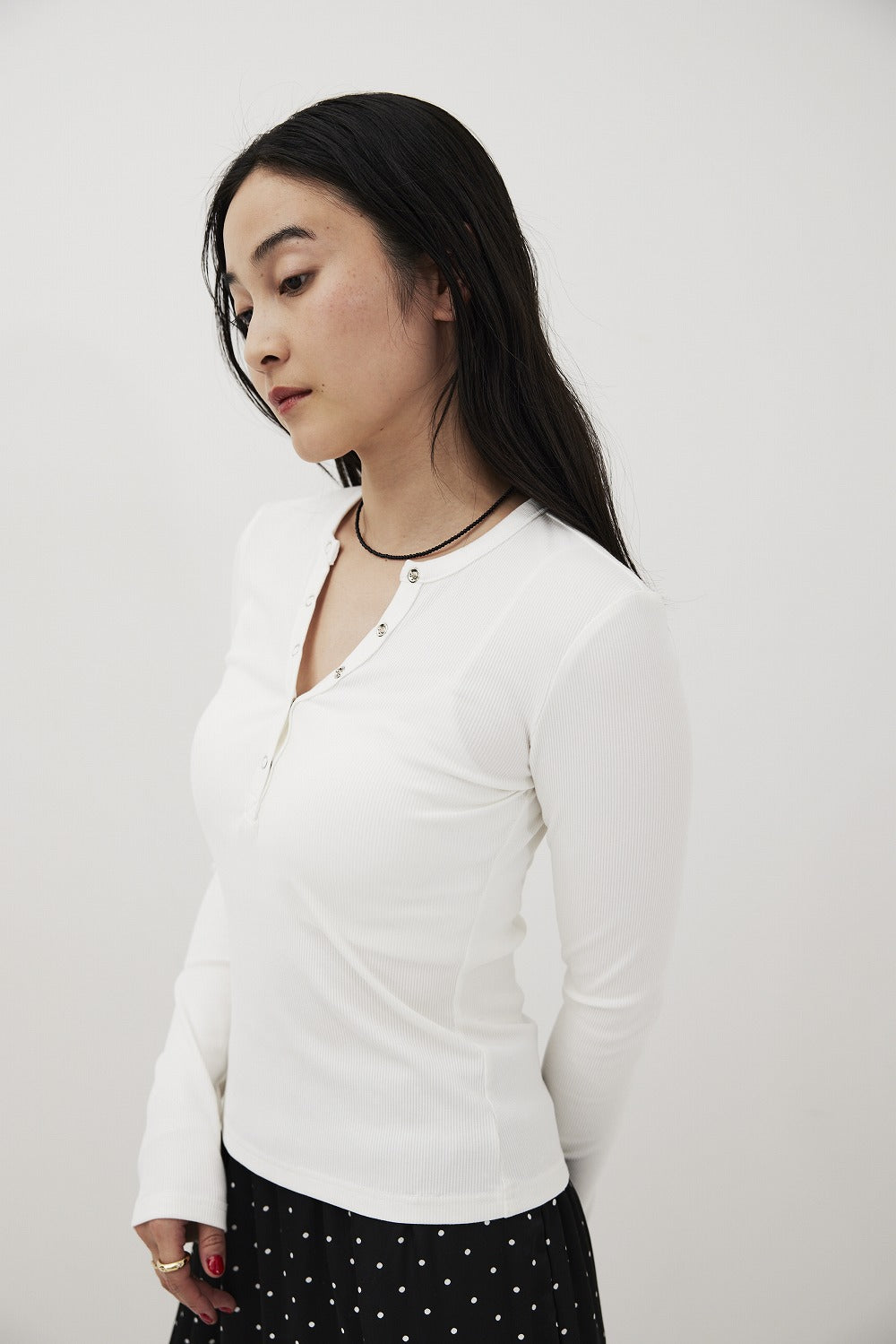 Snap-button henry-neck long sleeve TEE