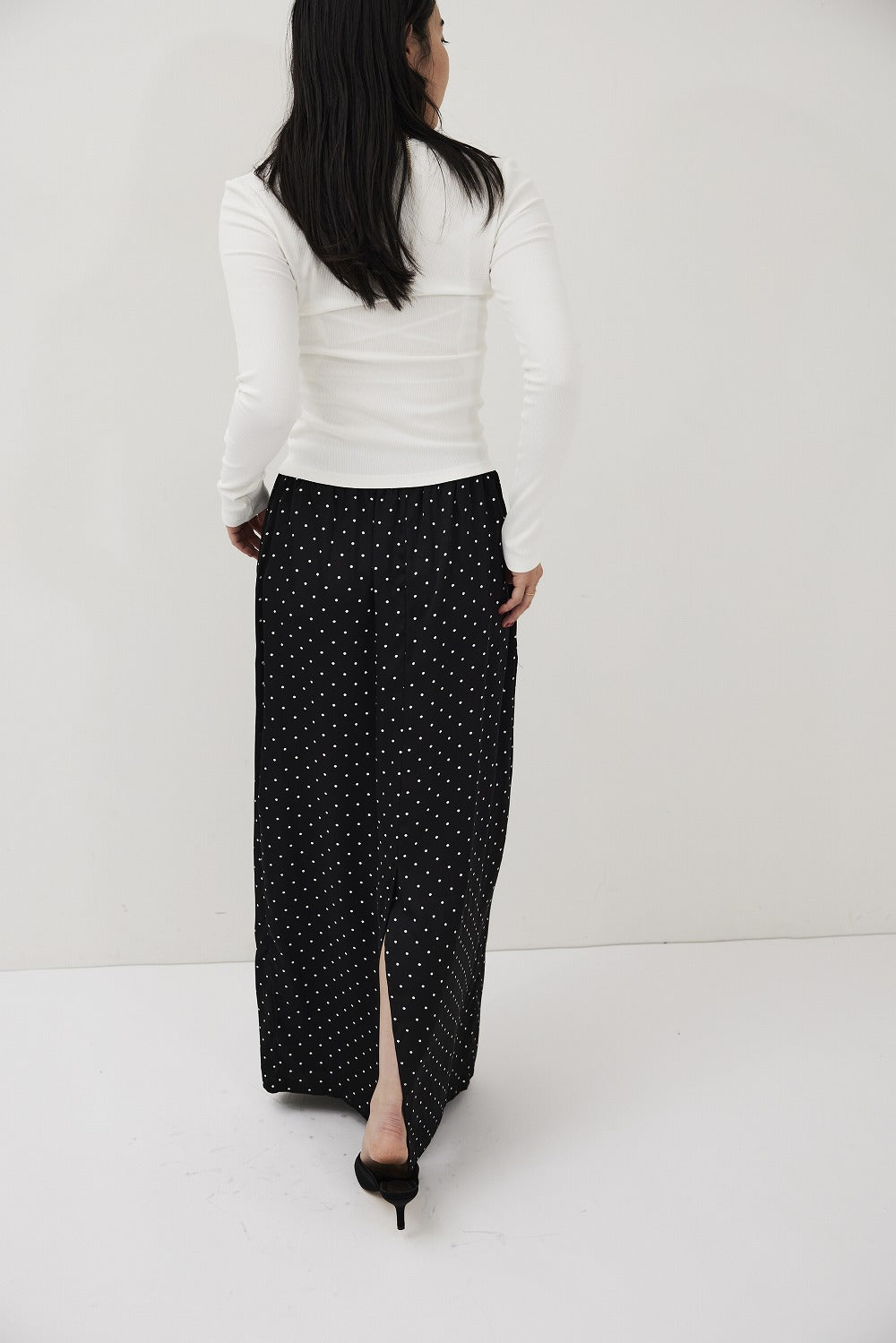 Dot satin long skirt