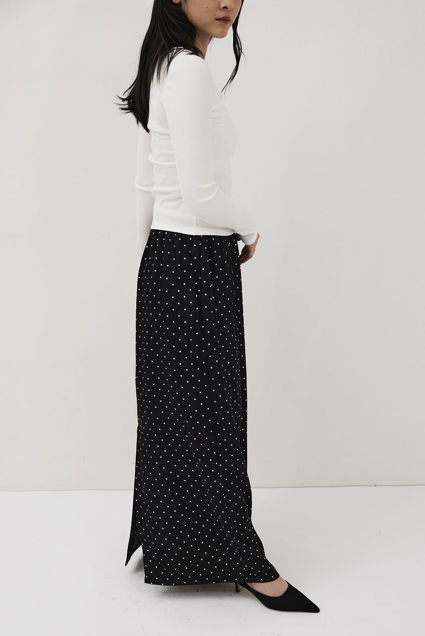 Dot satin long skirt