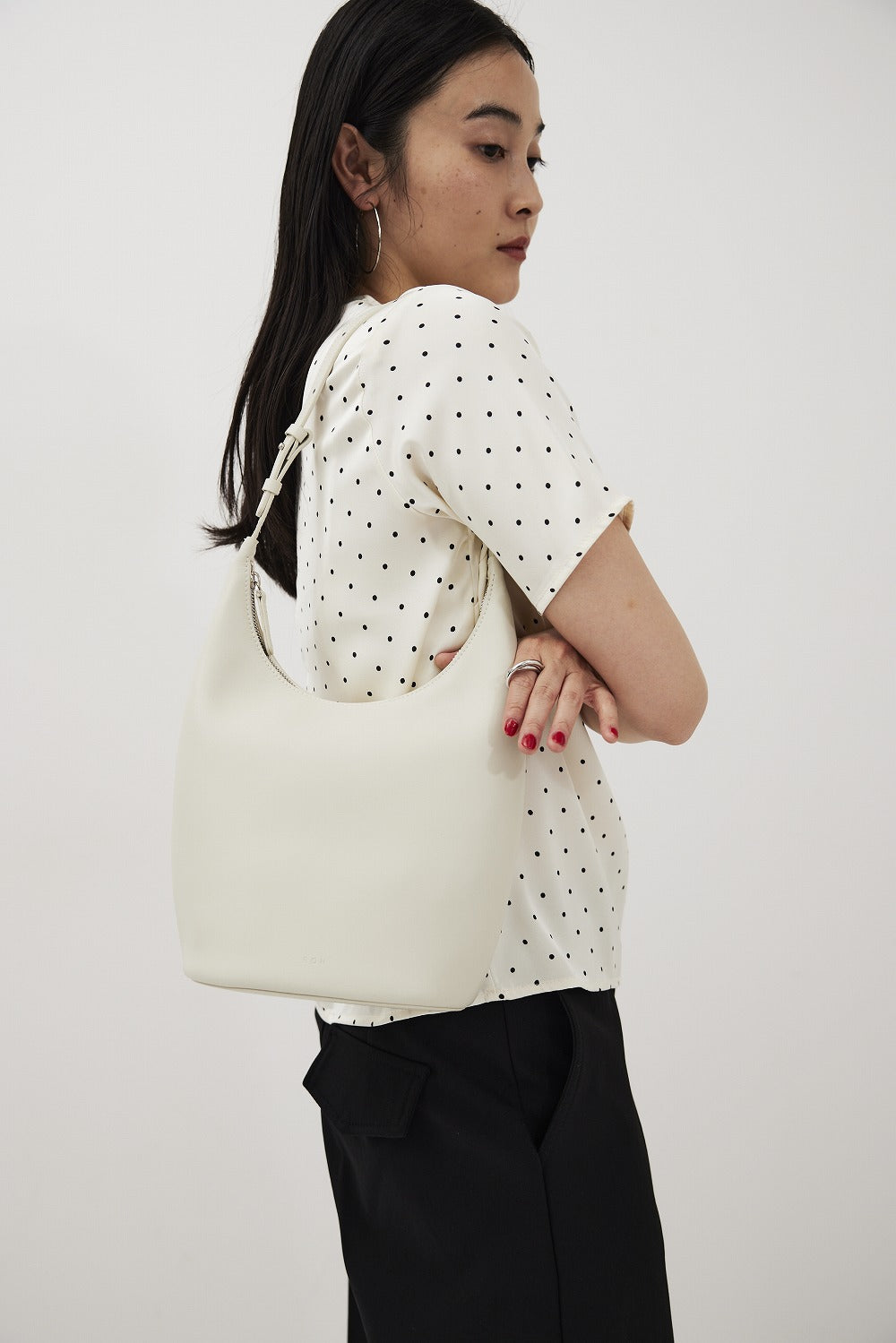 【新品タグ付】ROH SEOUL MEDIUM AROUND HOBO BAG ROH SEOUL - Medium around hobo bag – HANNE ONLINE SHOP
