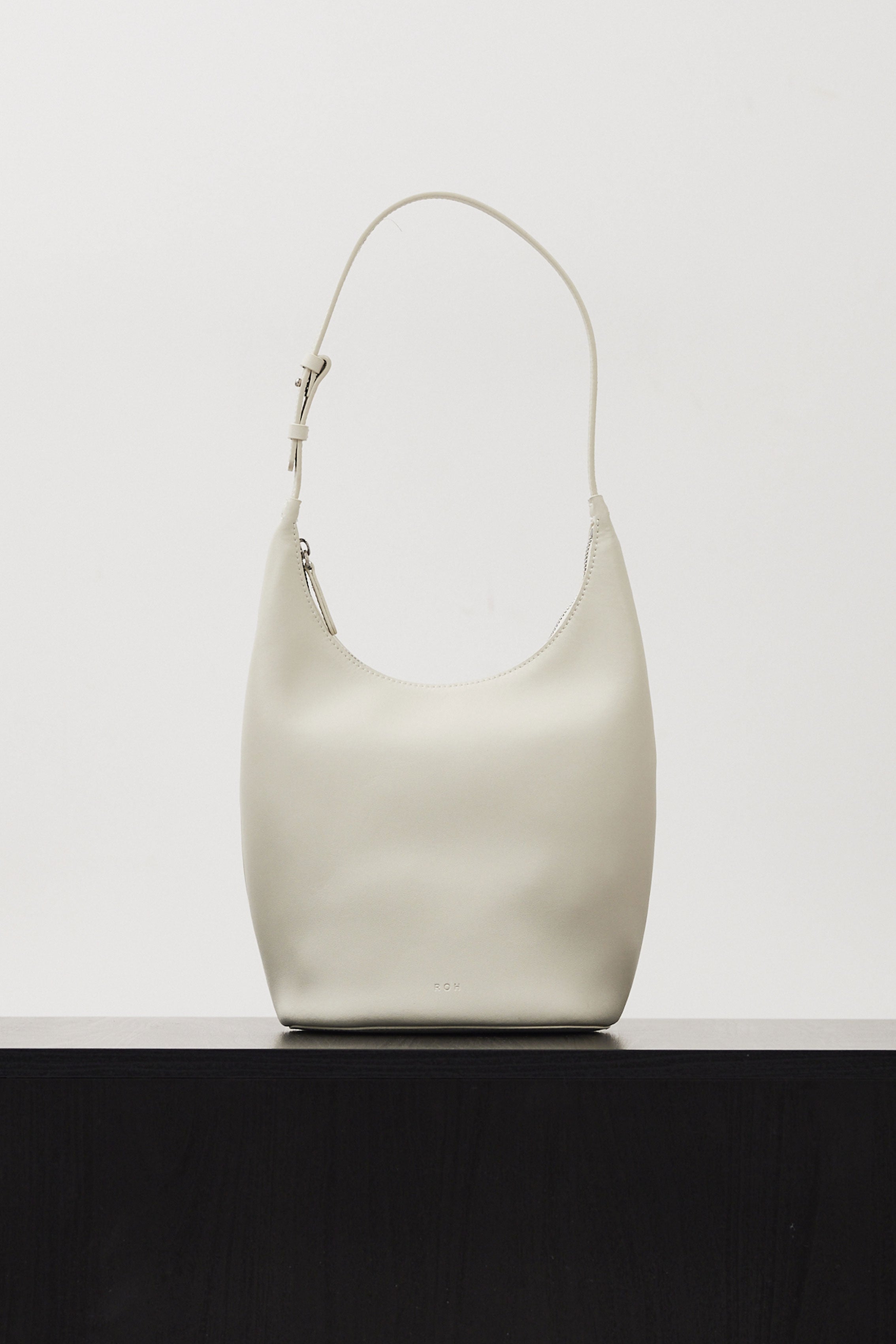 ROH SEOUL - Medium around hobo bag