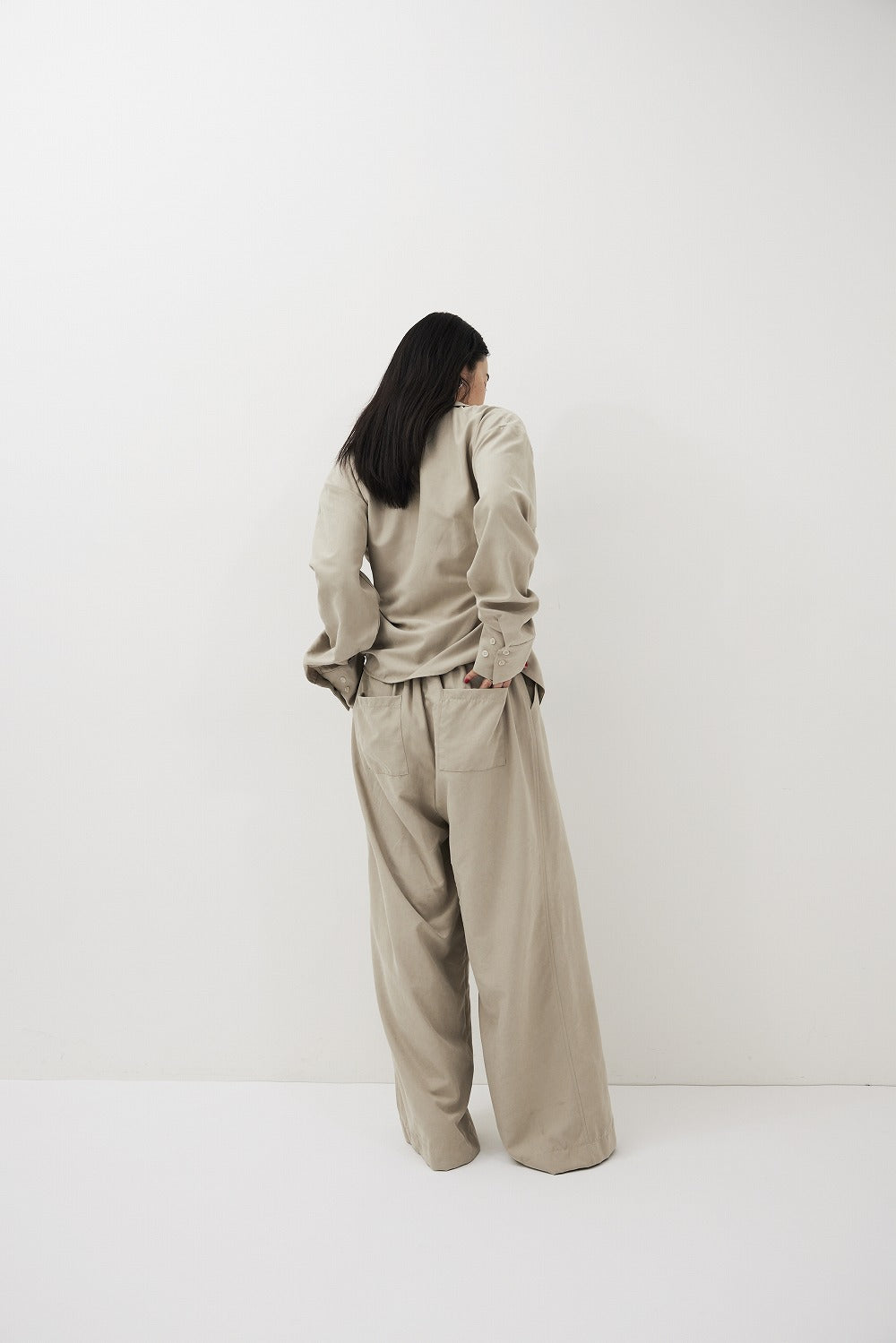 1-Tuck semi-wide pants