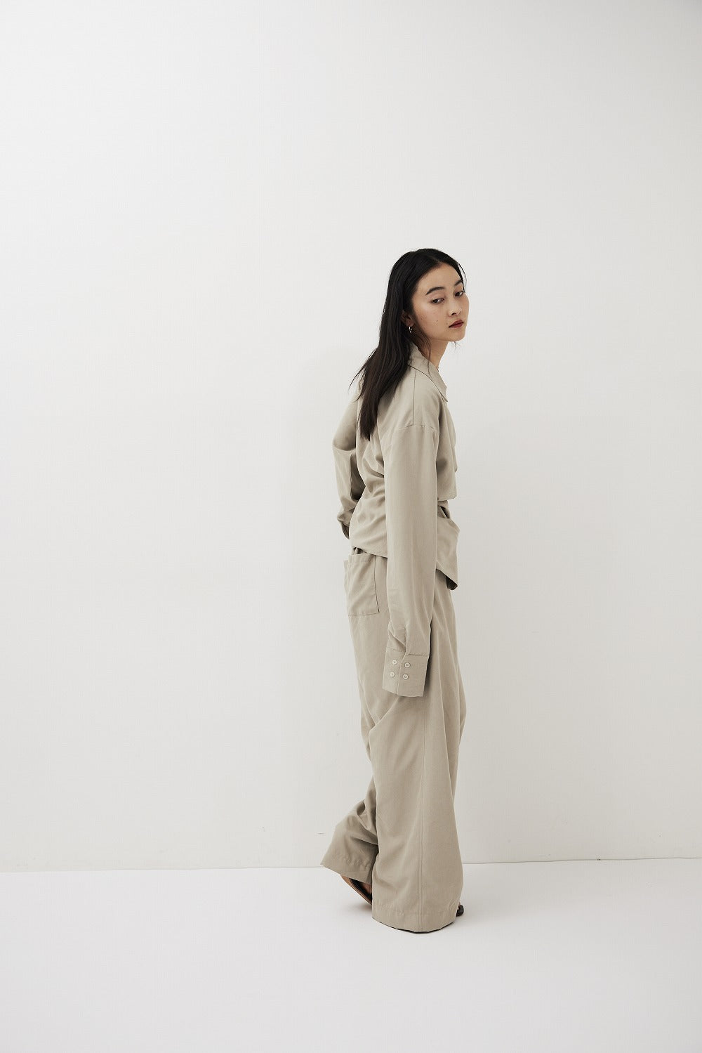 1-Tuck semi-wide pants