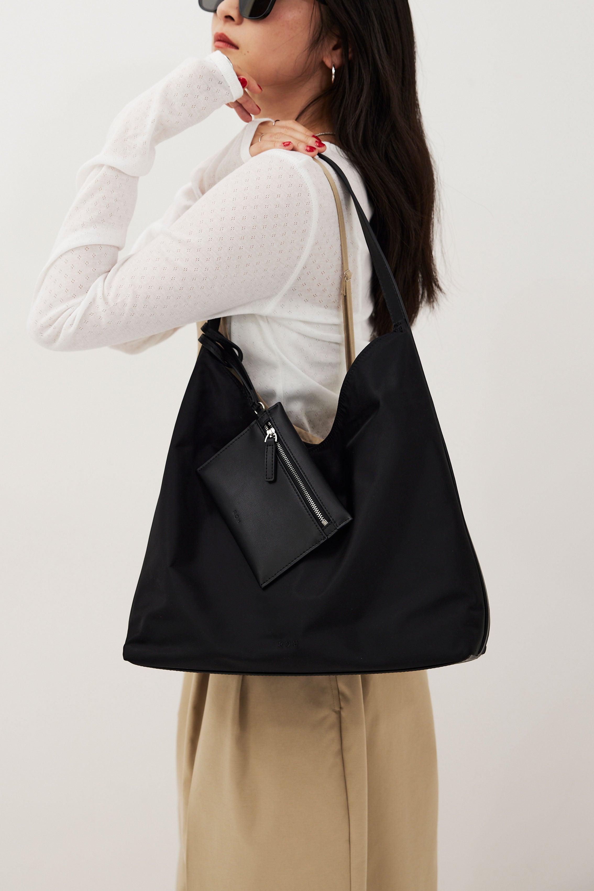 ROH SEOUL - Pulpy hobo bag Nylon
