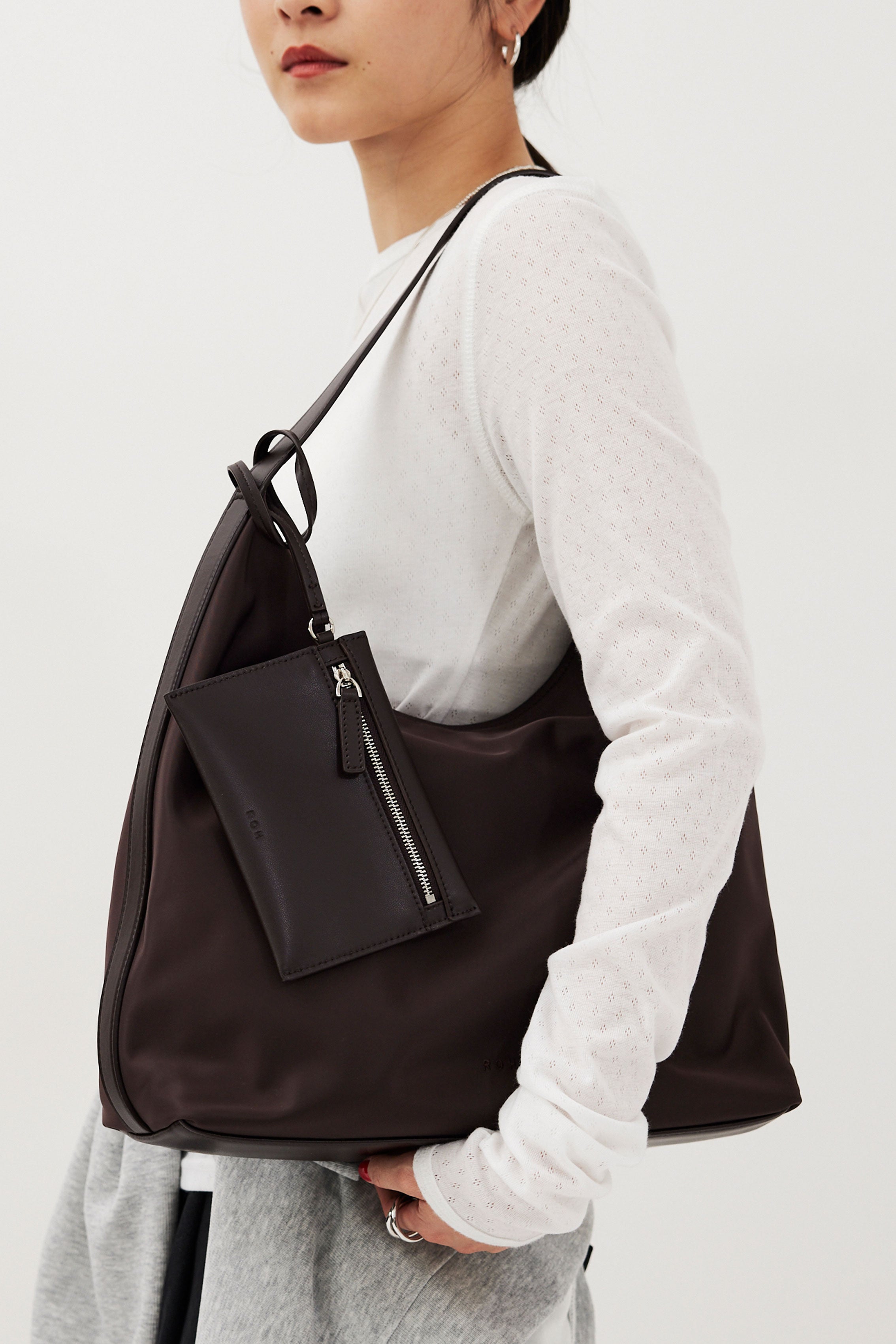 ROH SEOUL - Pulpy hobo bag Nylon