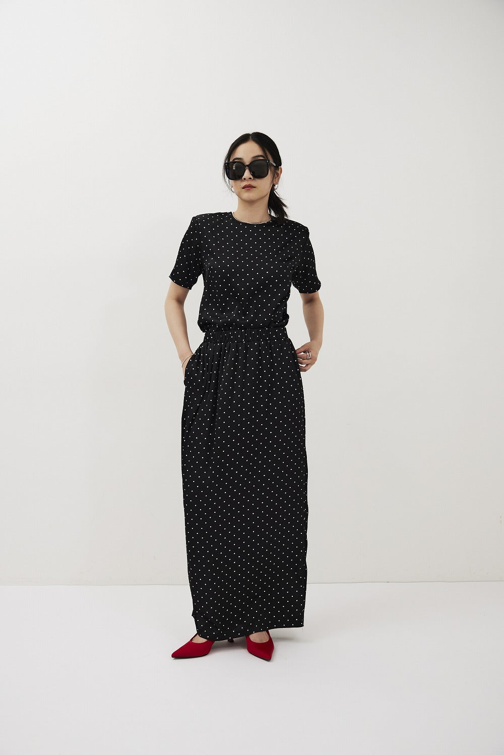 Dot satin long skirt
