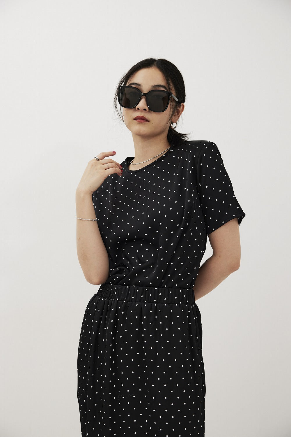Dot satin half-sleeve blouse