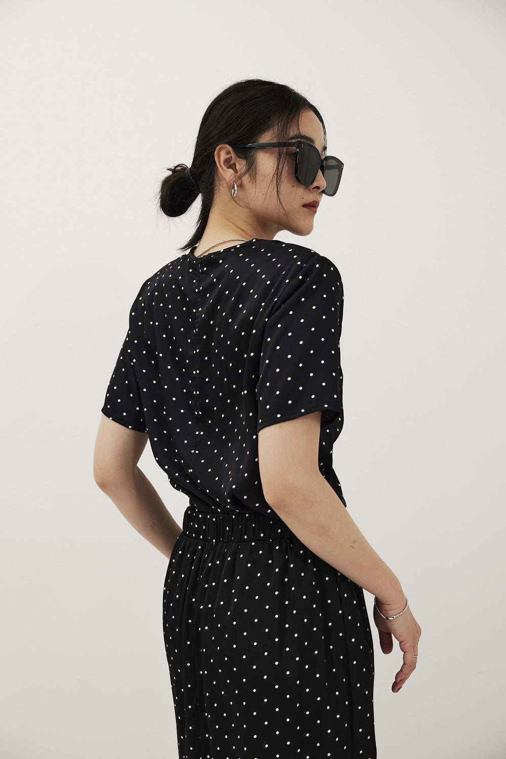 Dot satin half-sleeve blouse