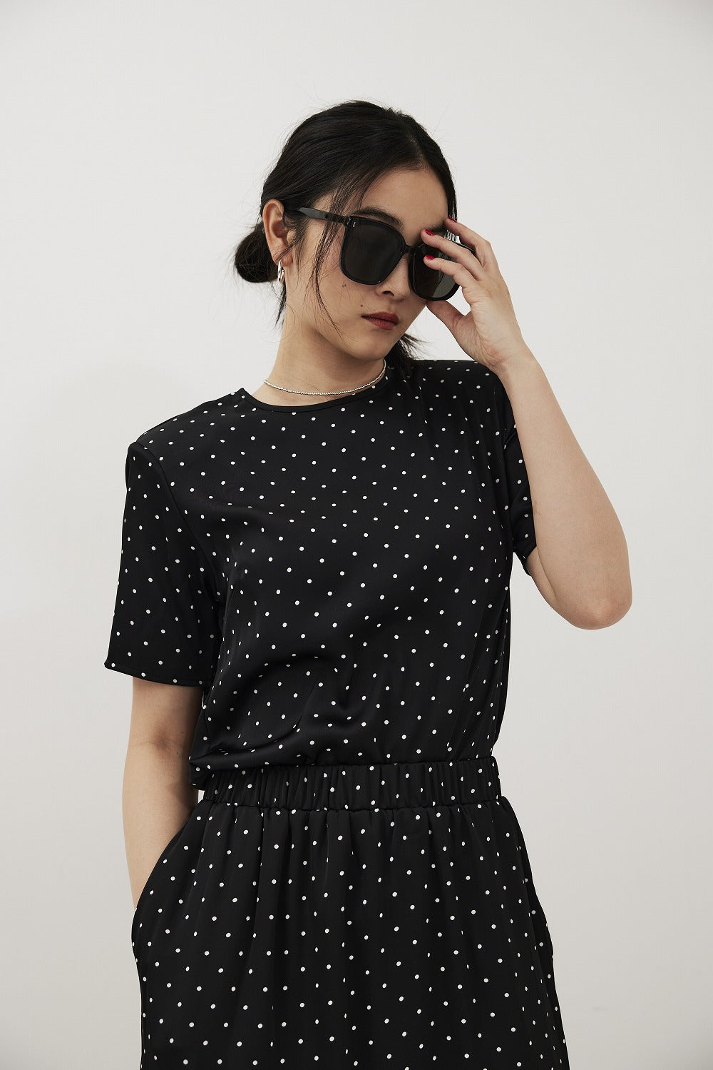 Dot satin half-sleeve blouse