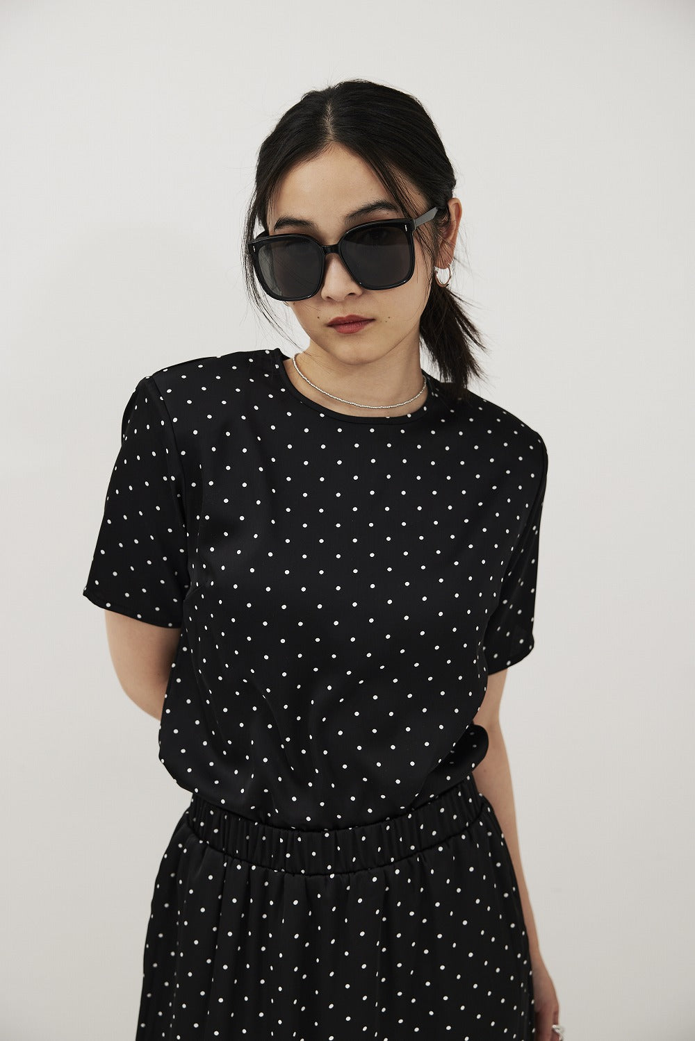 Dot satin half-sleeve blouse