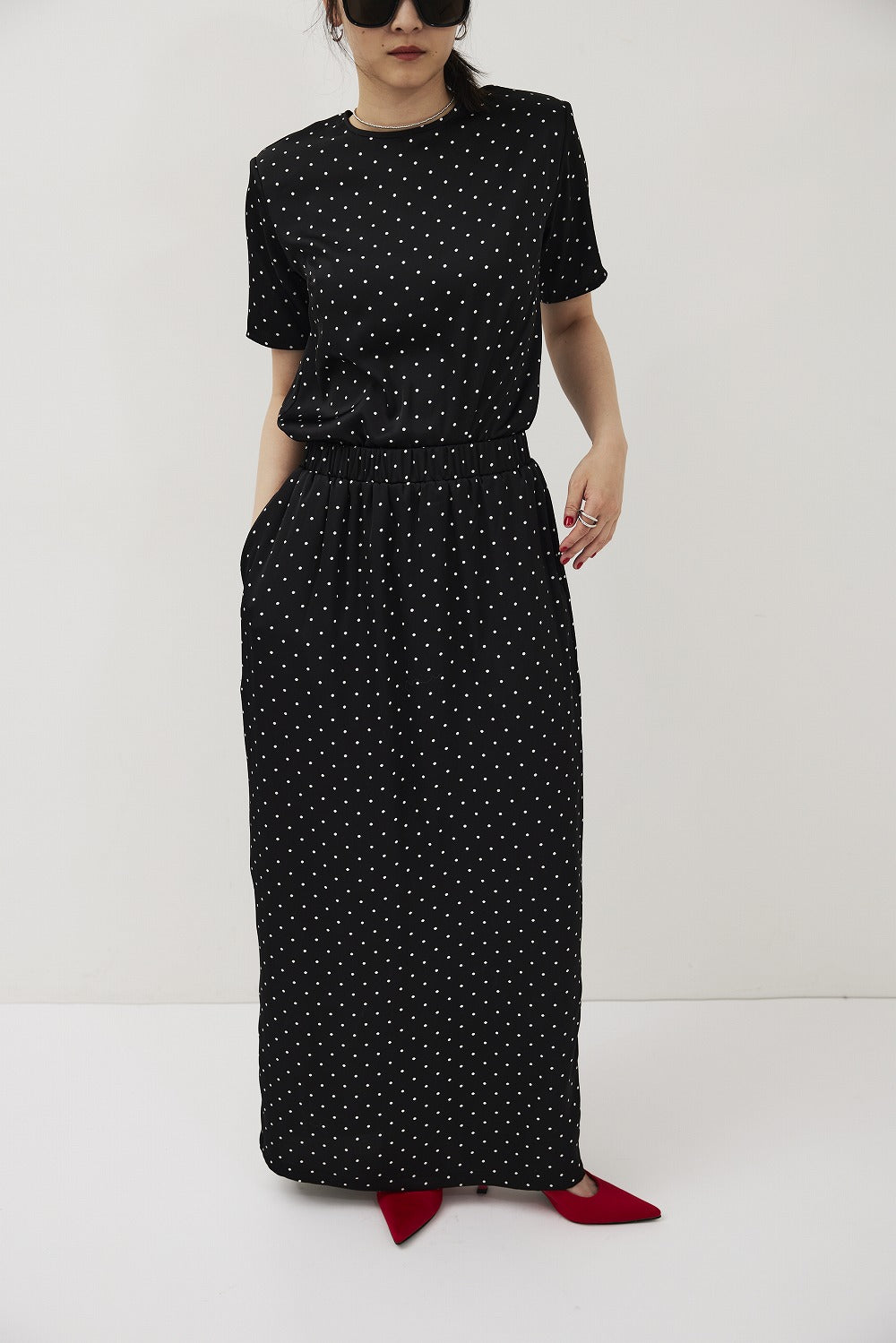 Dot satin long skirt