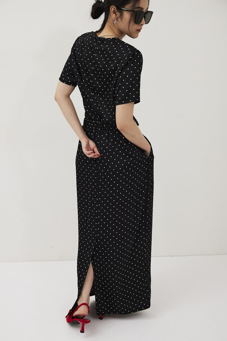 Dot satin long skirt
