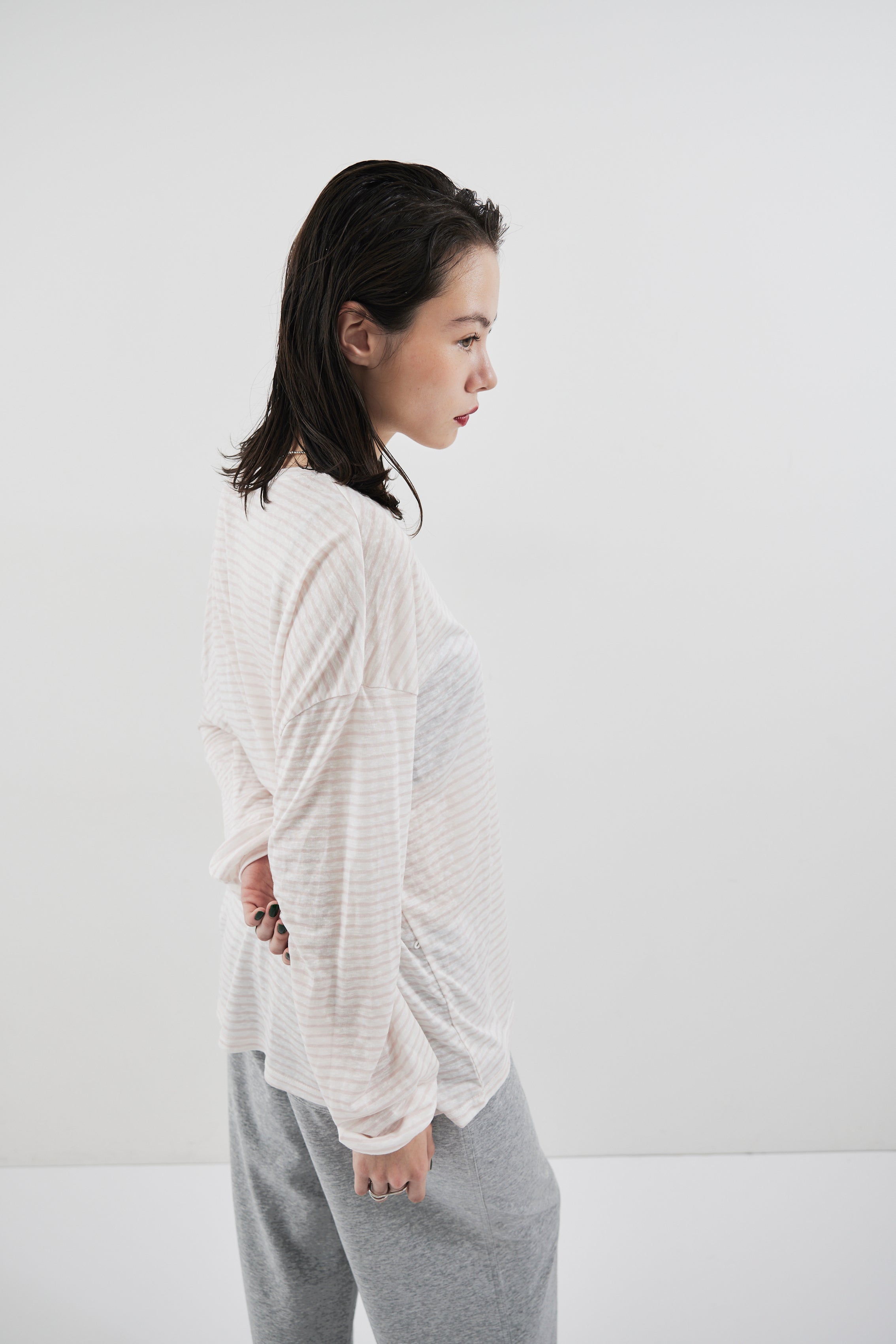 Open shoulder border long TEE