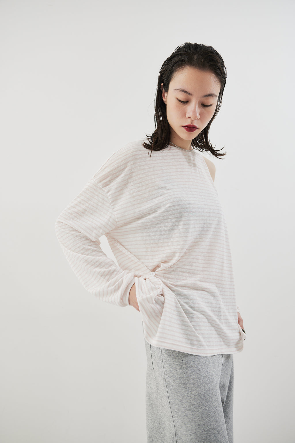 Open shoulder border long TEE