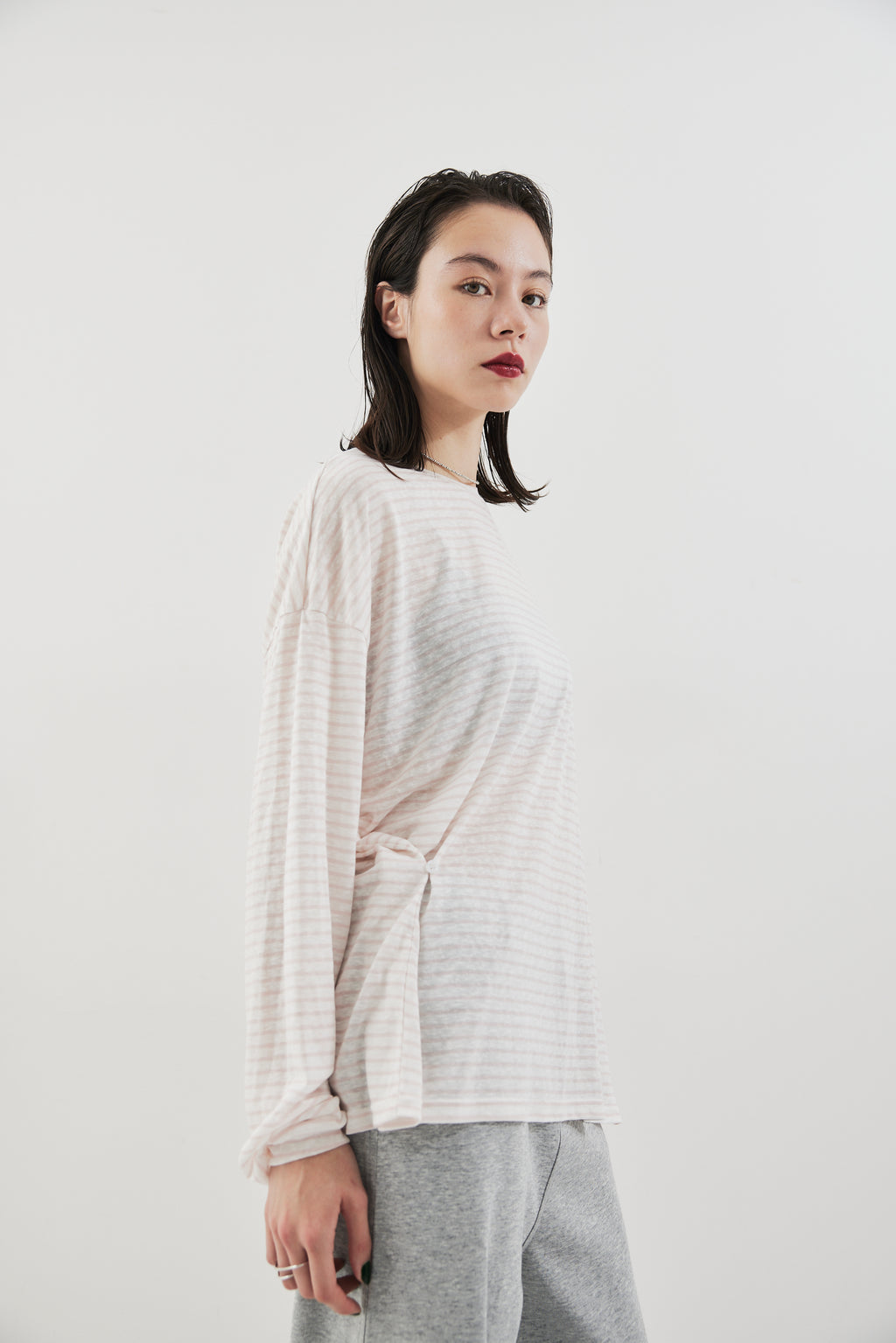 Open shoulder border long TEE
