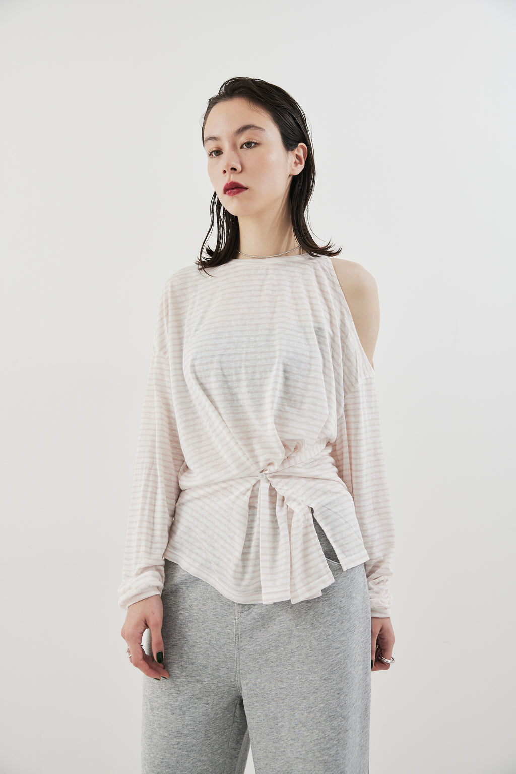 Open shoulder border long TEE