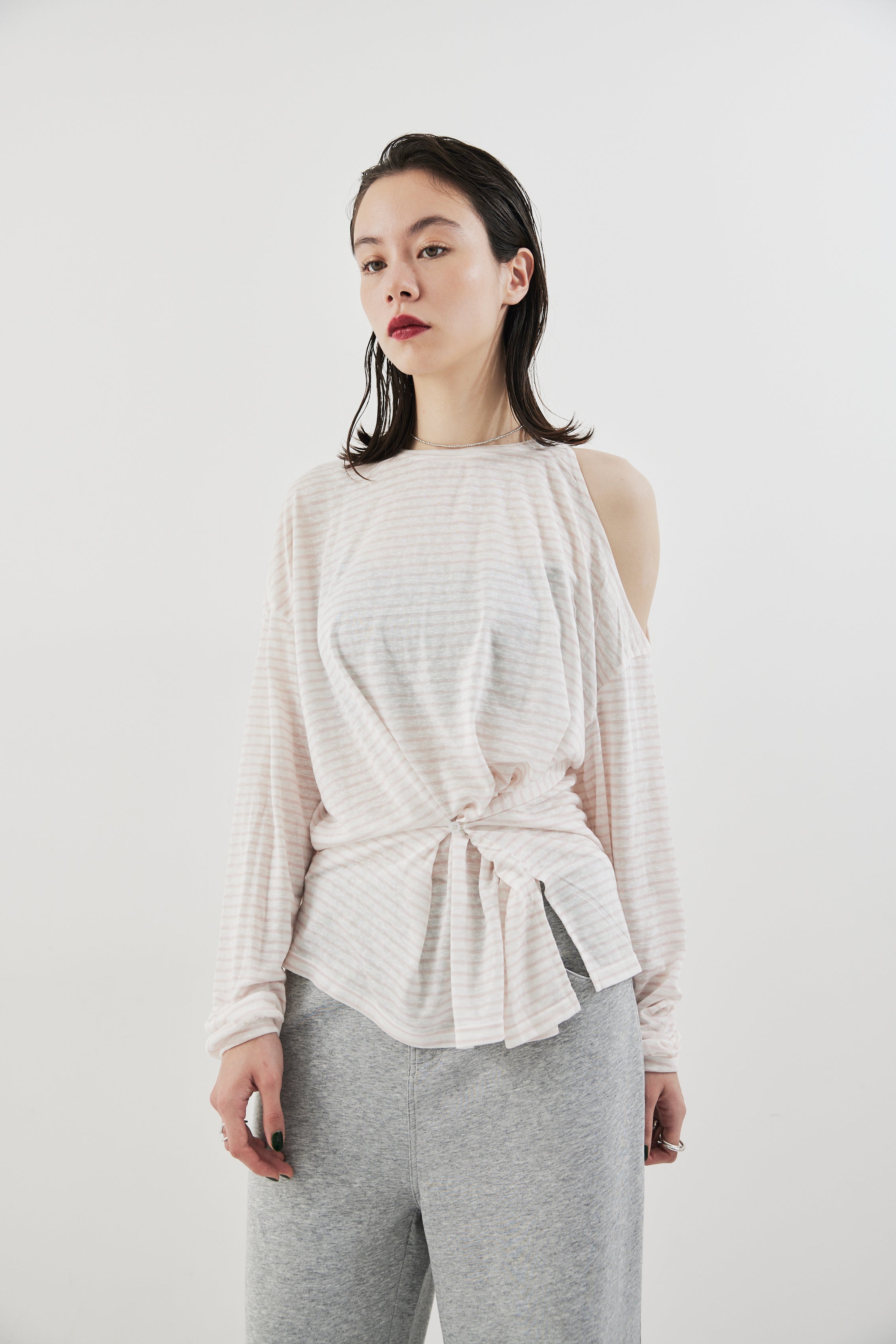 Open shoulder border long TEE