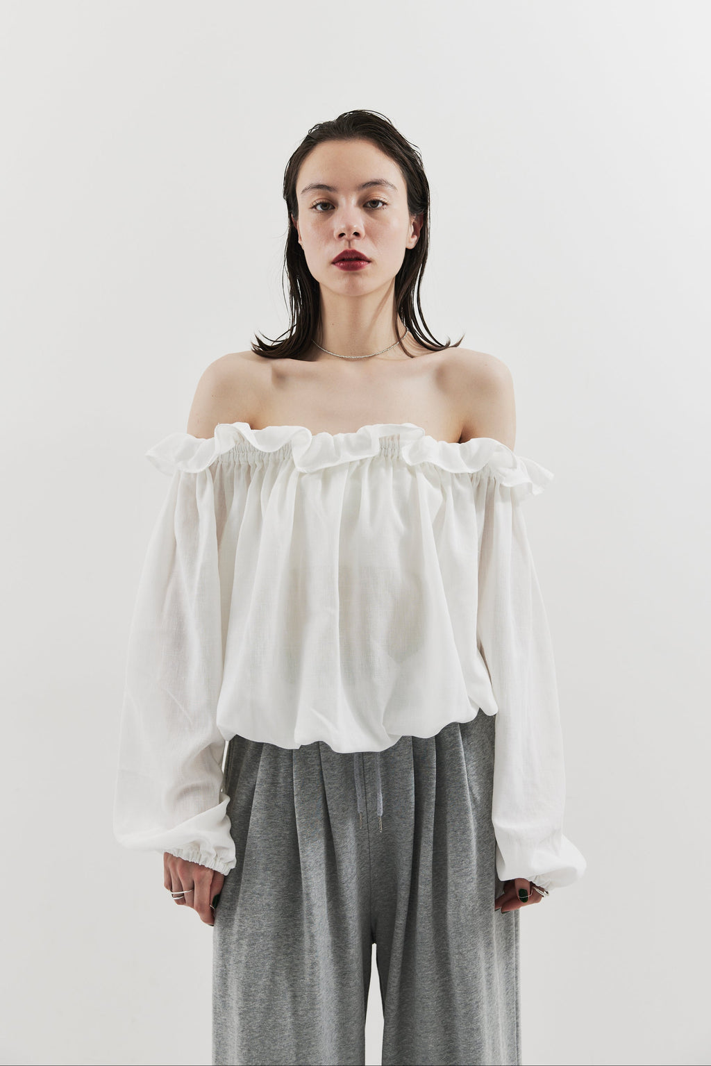 Airy volum off shoulder blouse