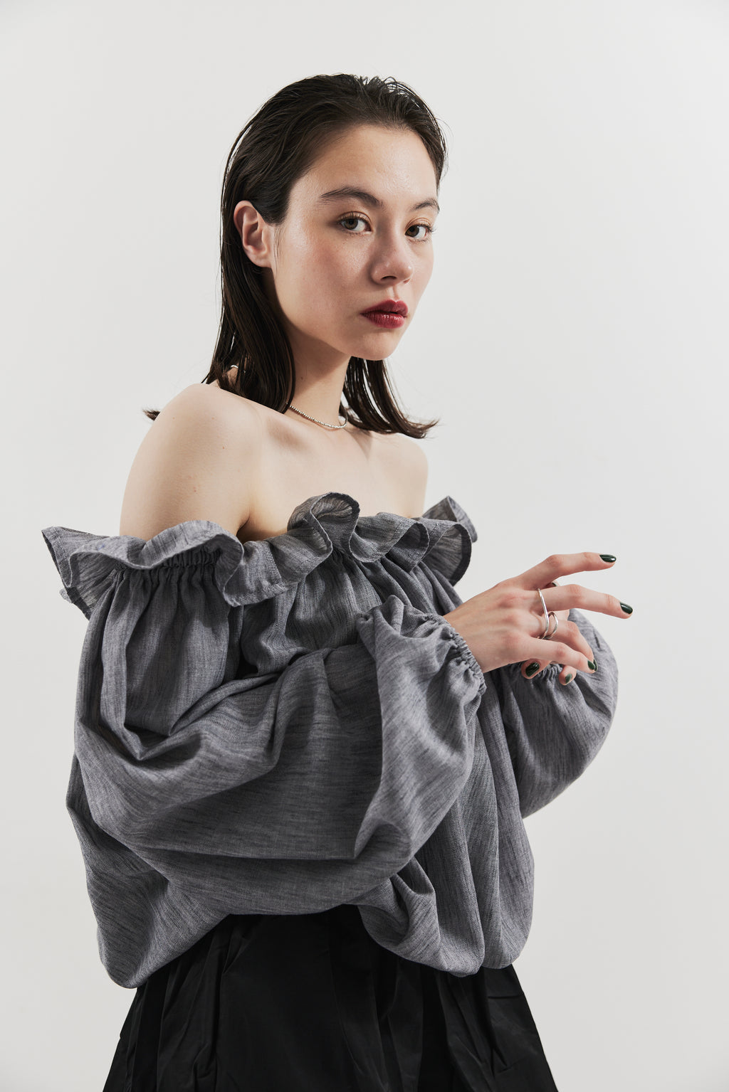 Airy volum off shoulder blouse